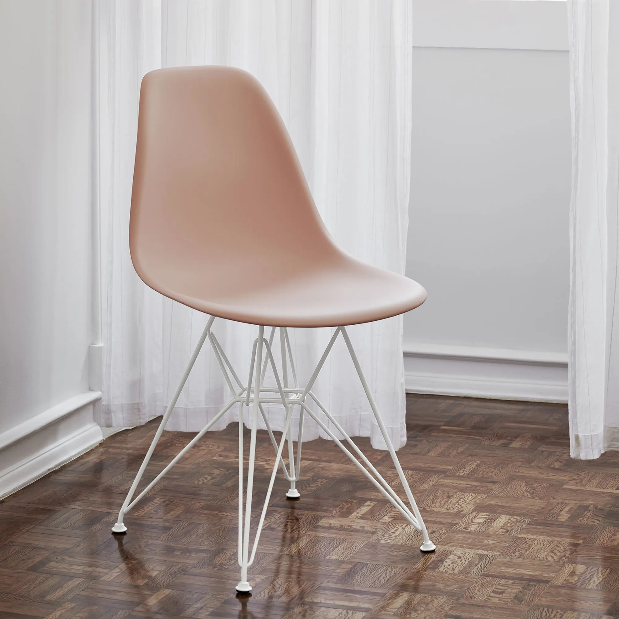 Eames RE Plastic Chair DSR stol Basic Dark