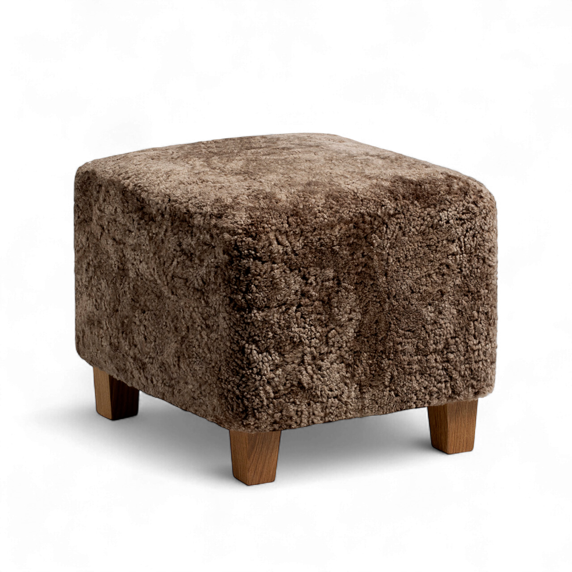 dagmar - karu ottoman sheepskin sahara fumed oak - fotpallar - haimi - träfärgad - trä/textilmaterial