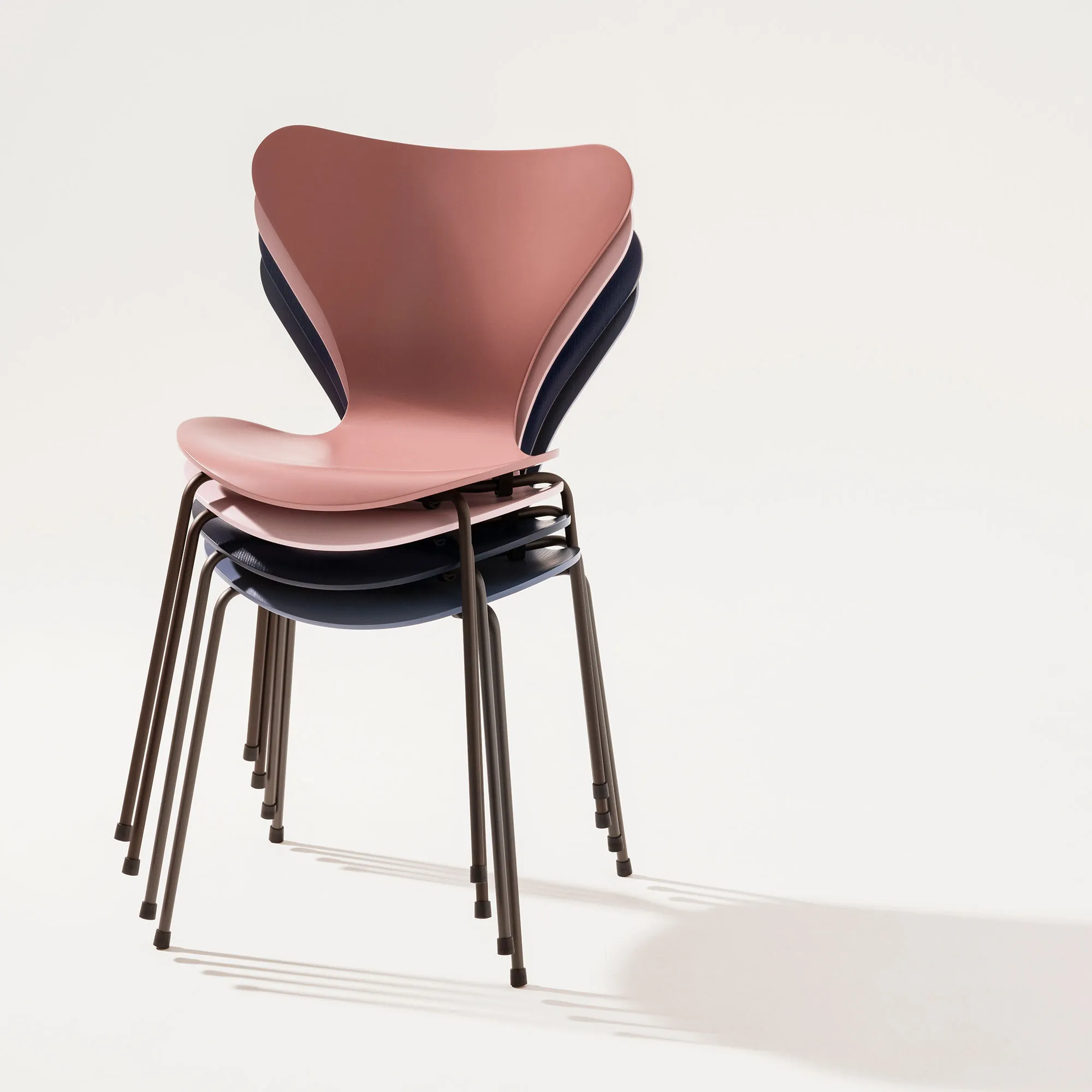 Series 7 stol 3107 askfiner stålram krom
