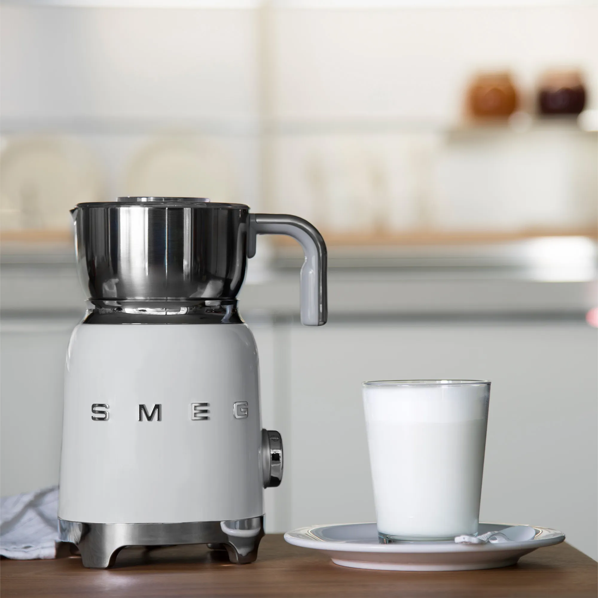Smeg Milk Frother White