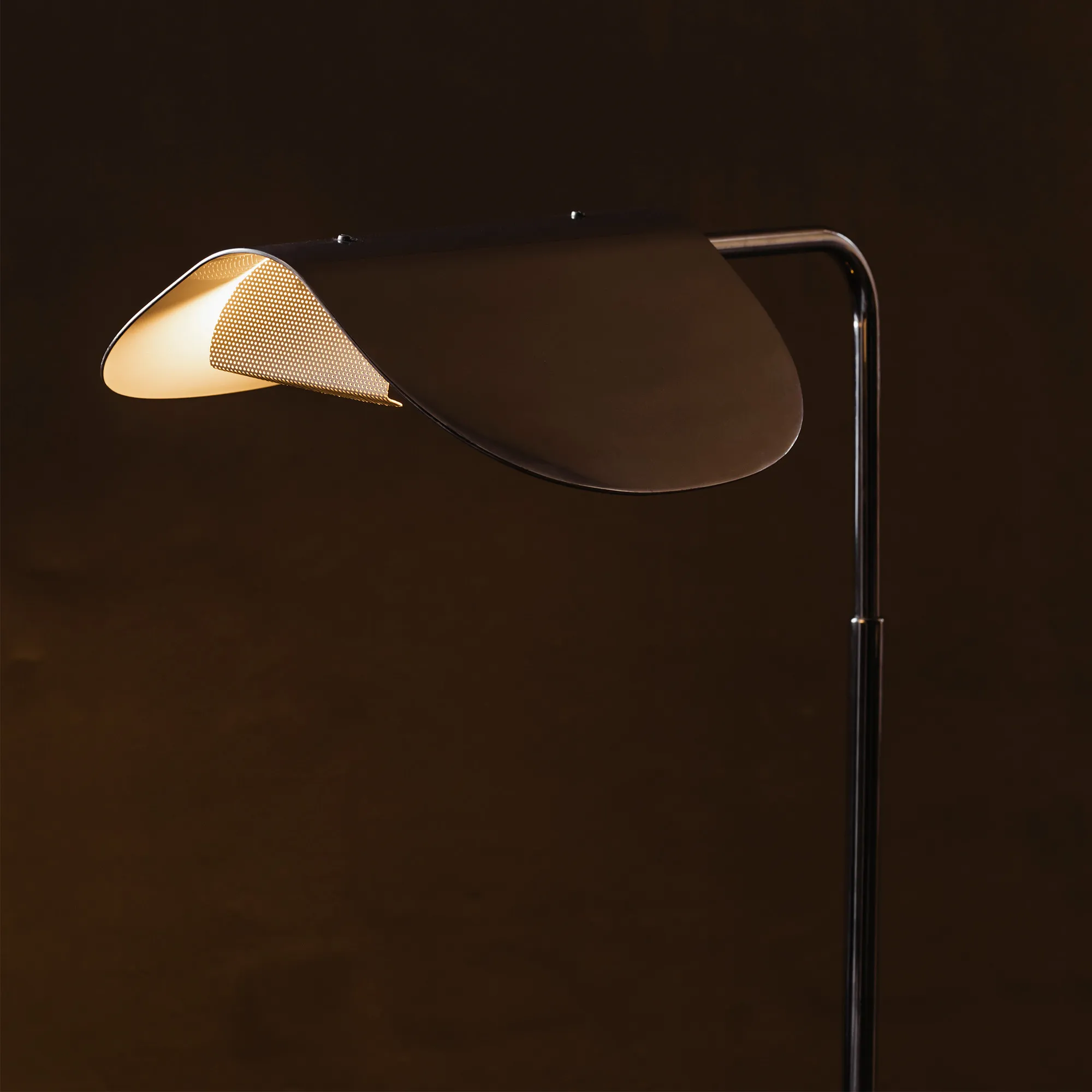 Wing bordslampa