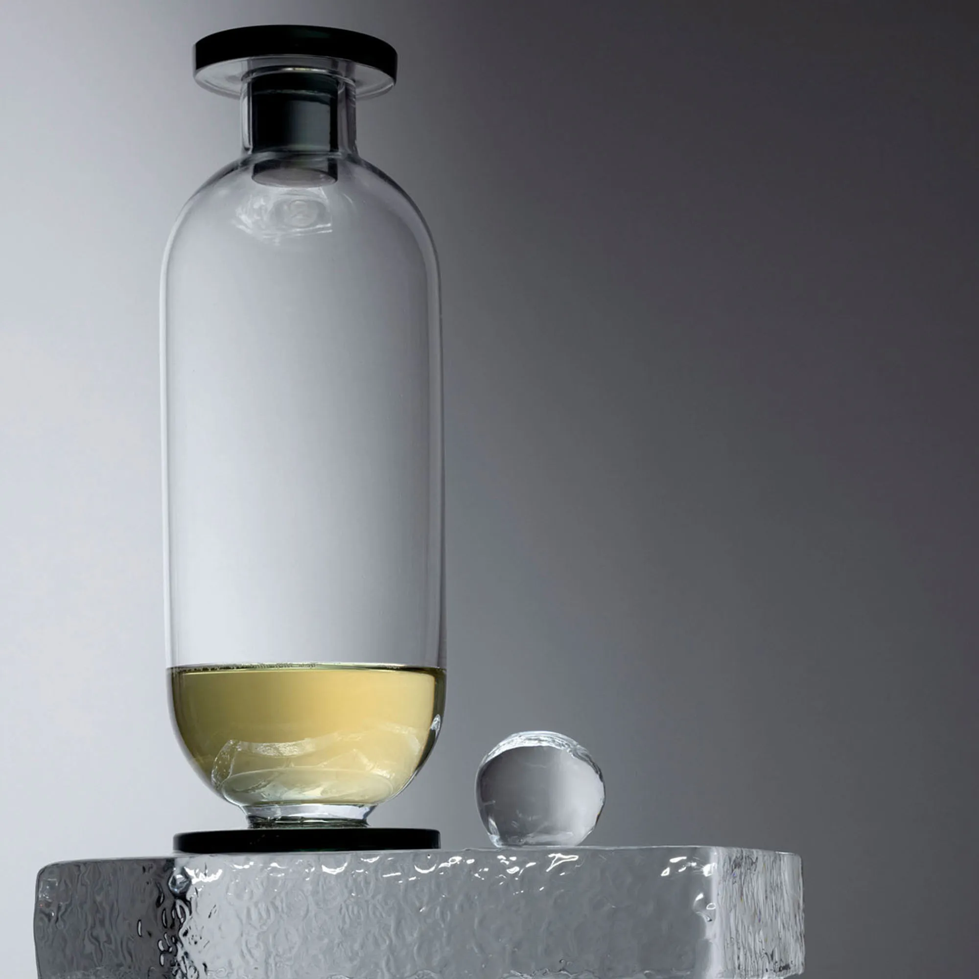 Puck Decanter