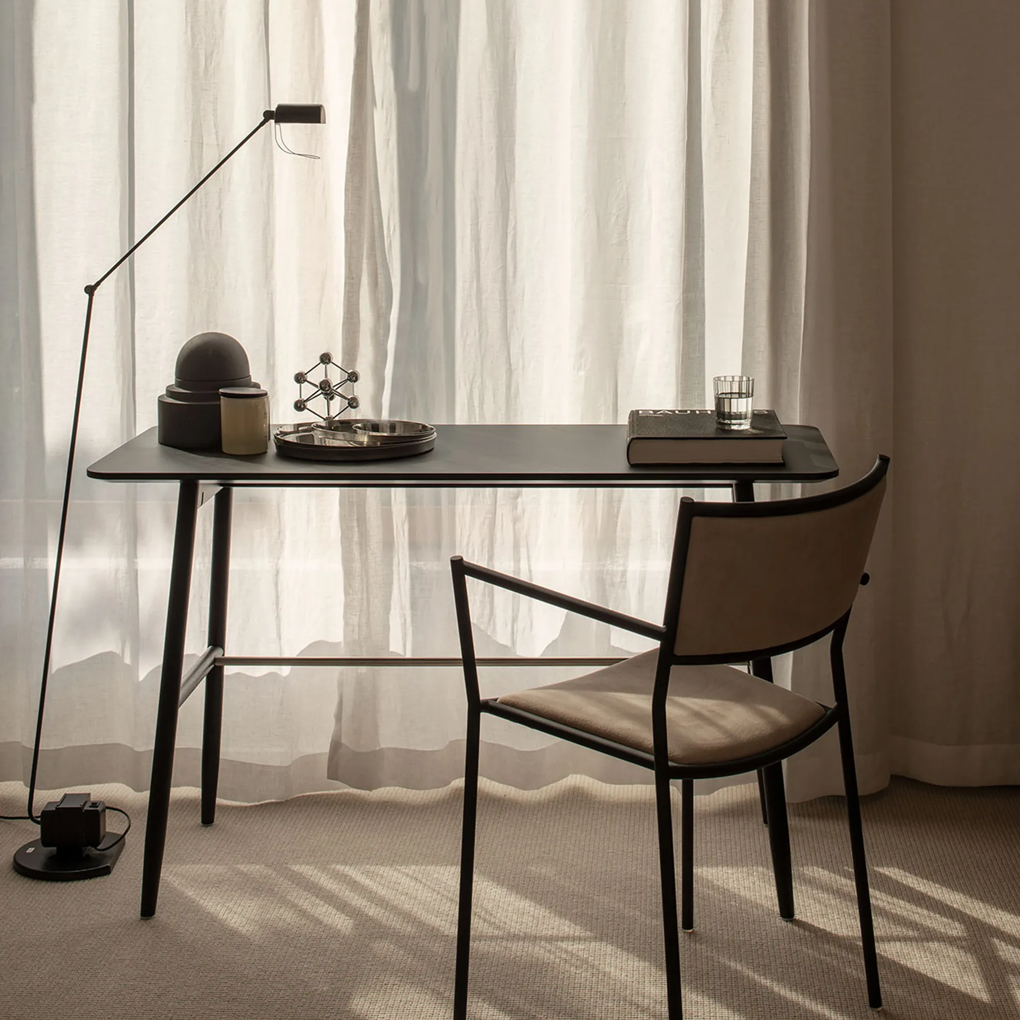 Icha Desk