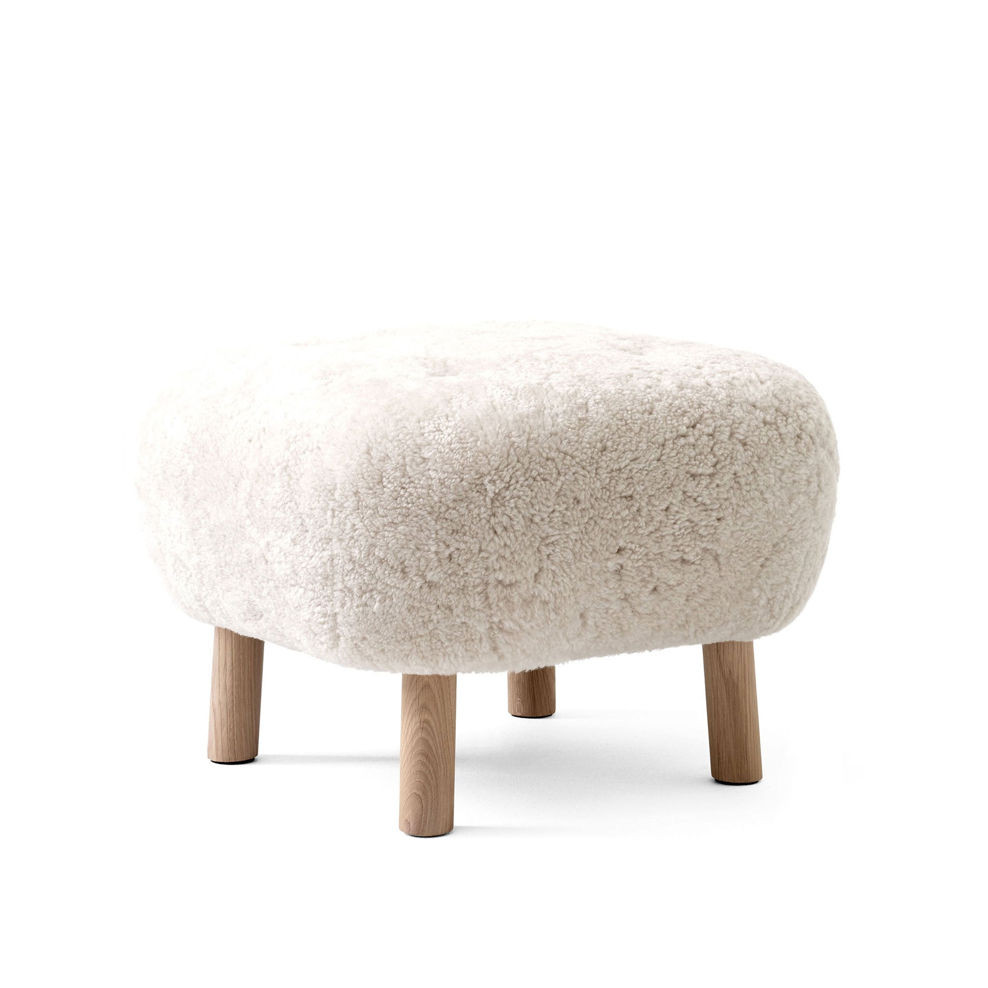 &Tradition - Little Petra Pouf - Sheepskin Moonlight 17mm/Oak - Skamler & Taburetter - Viggo Boesen