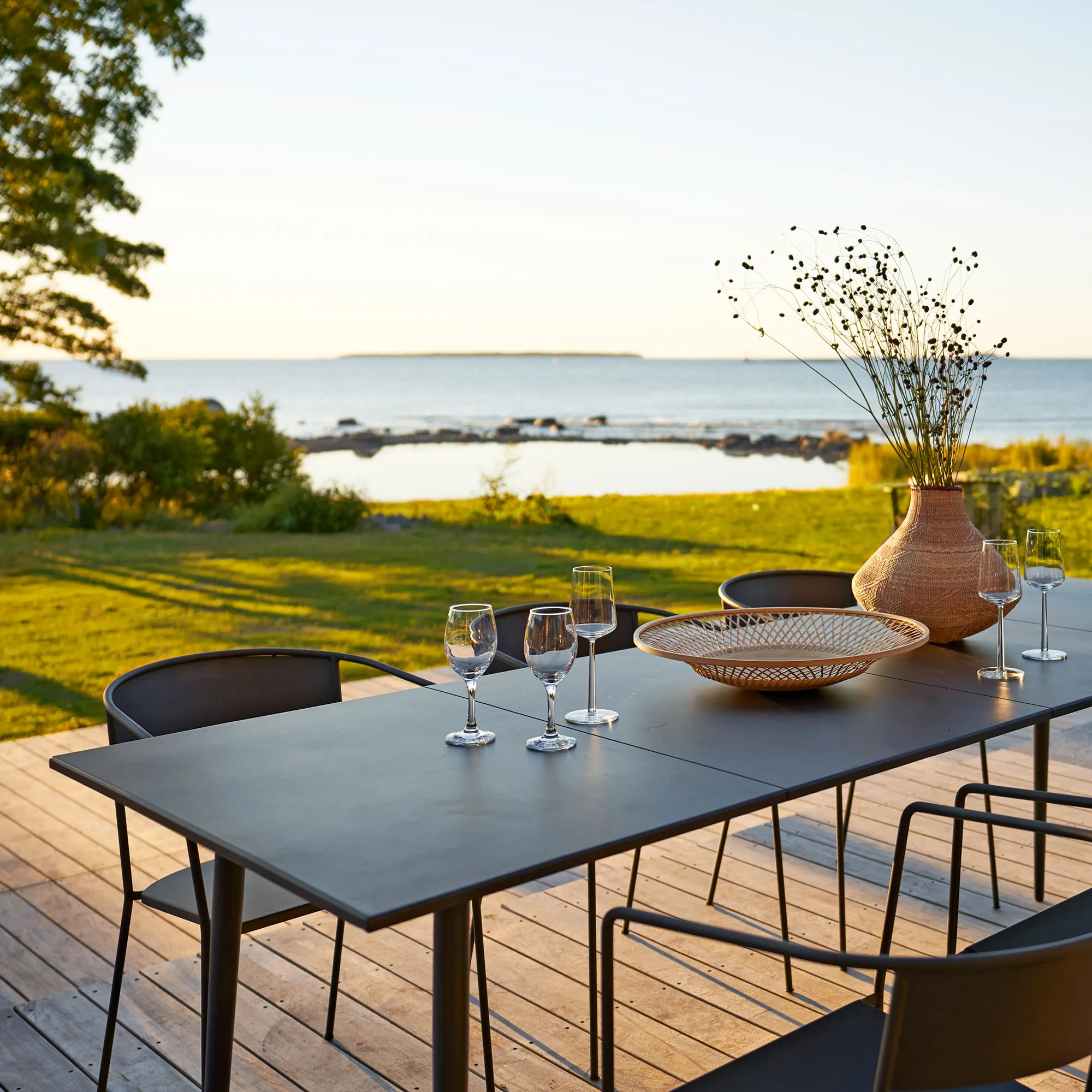 Saltö Dining Table
