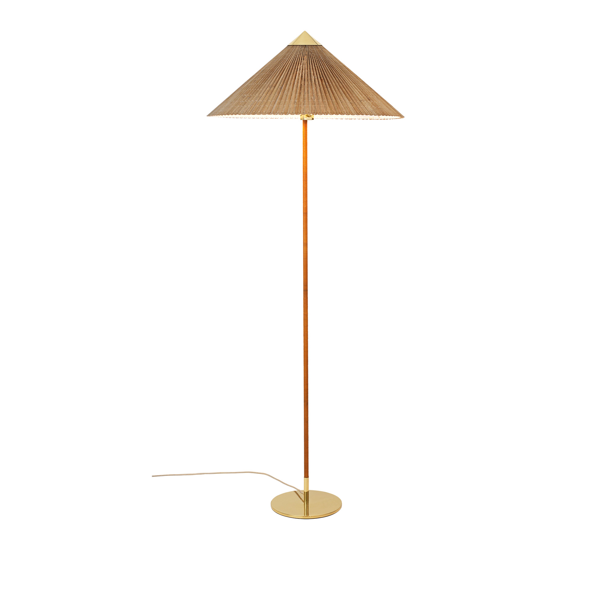 Gubi - 9602 Floor Lamp Base: Brass, Shade: Bamboo Untreated - Skärmlampor - Paavo Tynell - Beige