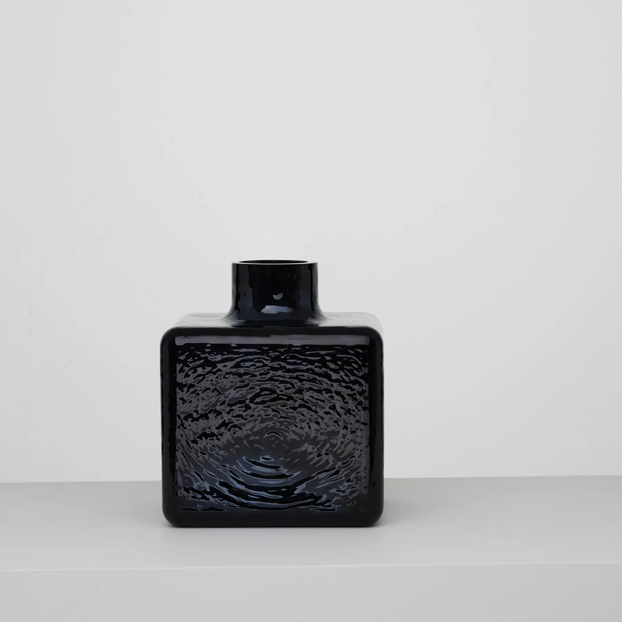 Cube Vase Black