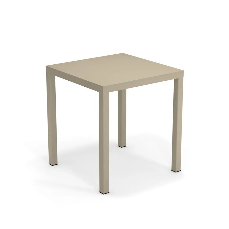 Nova Table