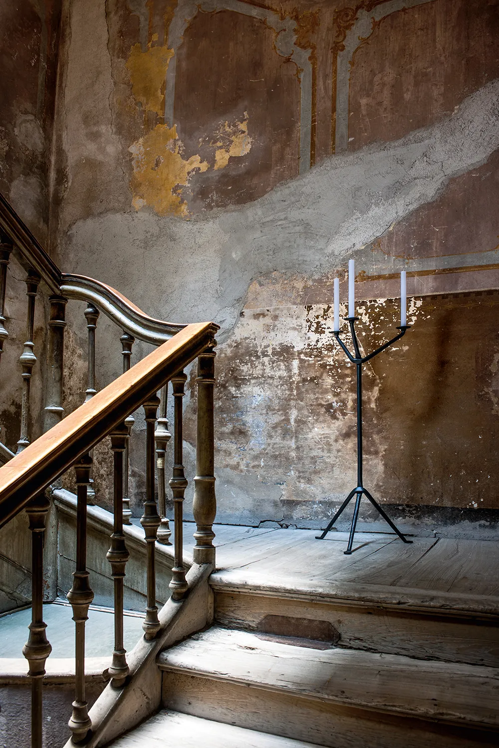 Officina Floor Candleholder
