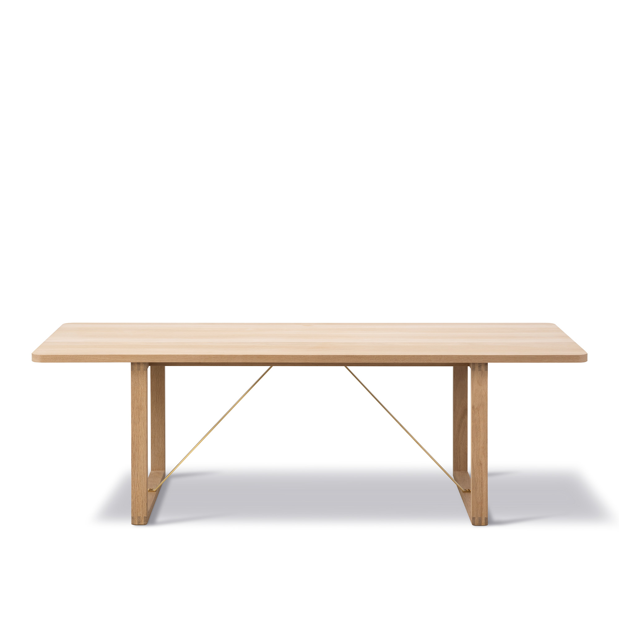 Fredericia Furniture - BM67 Coffee table - Oak soap - Brackets in brass - 140 x 55 cm - height 45 cm - Soffbord - Børge Mogensen - Träfärgad - Trä