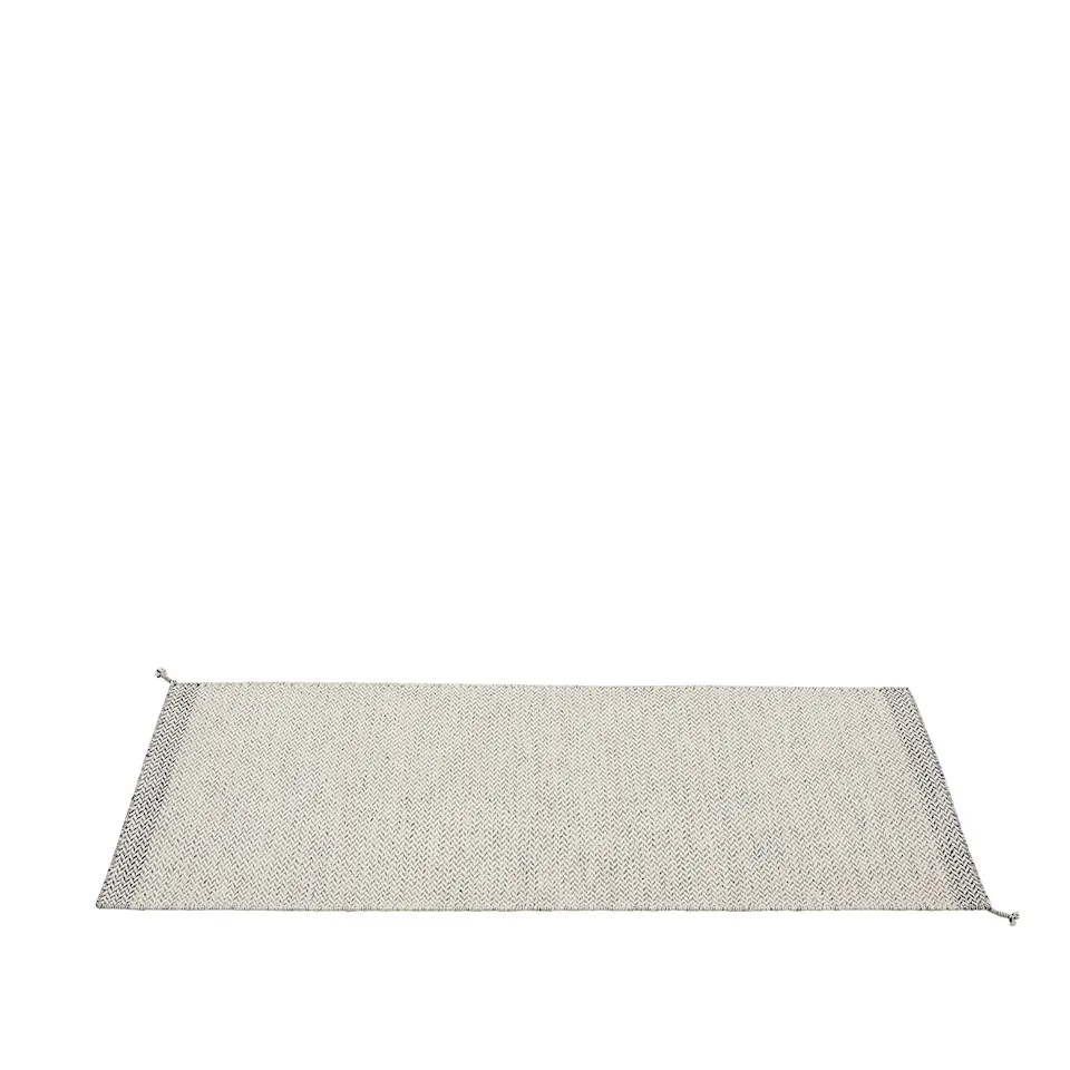 Ply rug off white