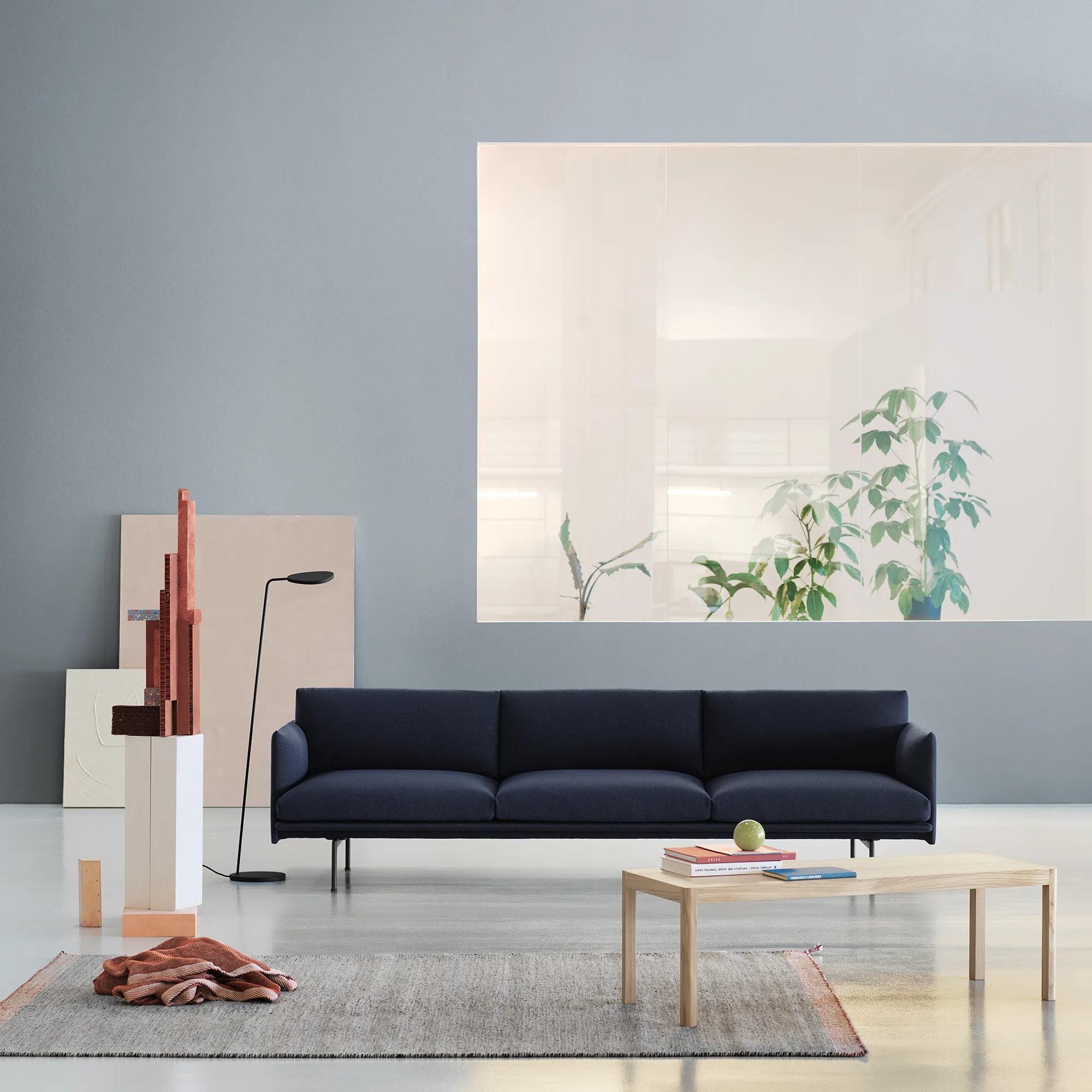 Outline 3 1/2-Seater / Polished Aluminium Base