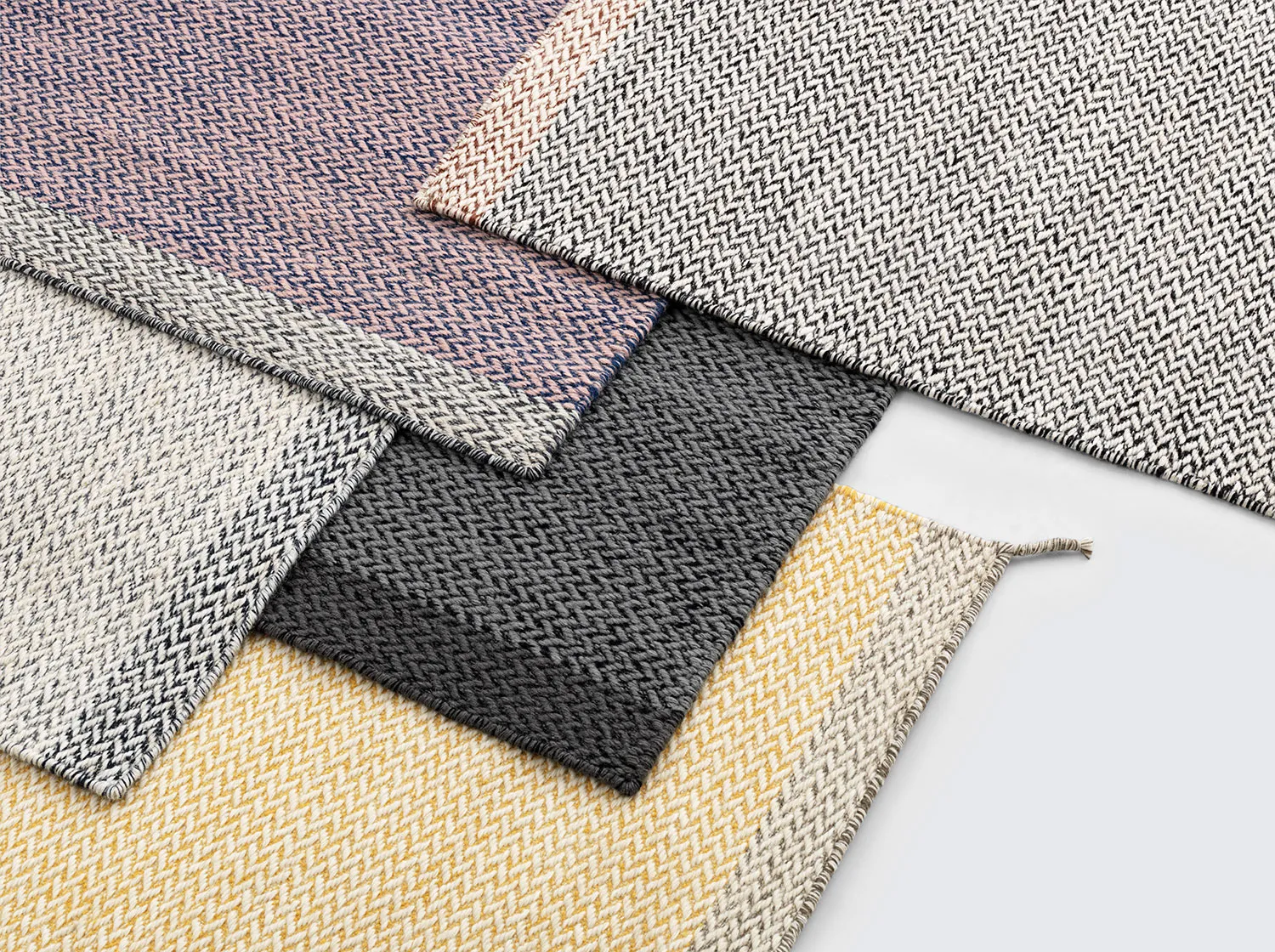Ply rug yellow