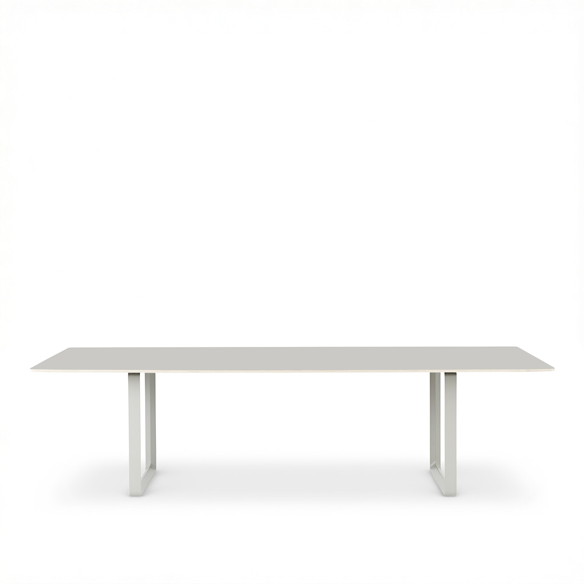 Muuto - 70/70 Table matbord 225x90 cm, Svart linoleum/Sand - Matbord - TAF Studio