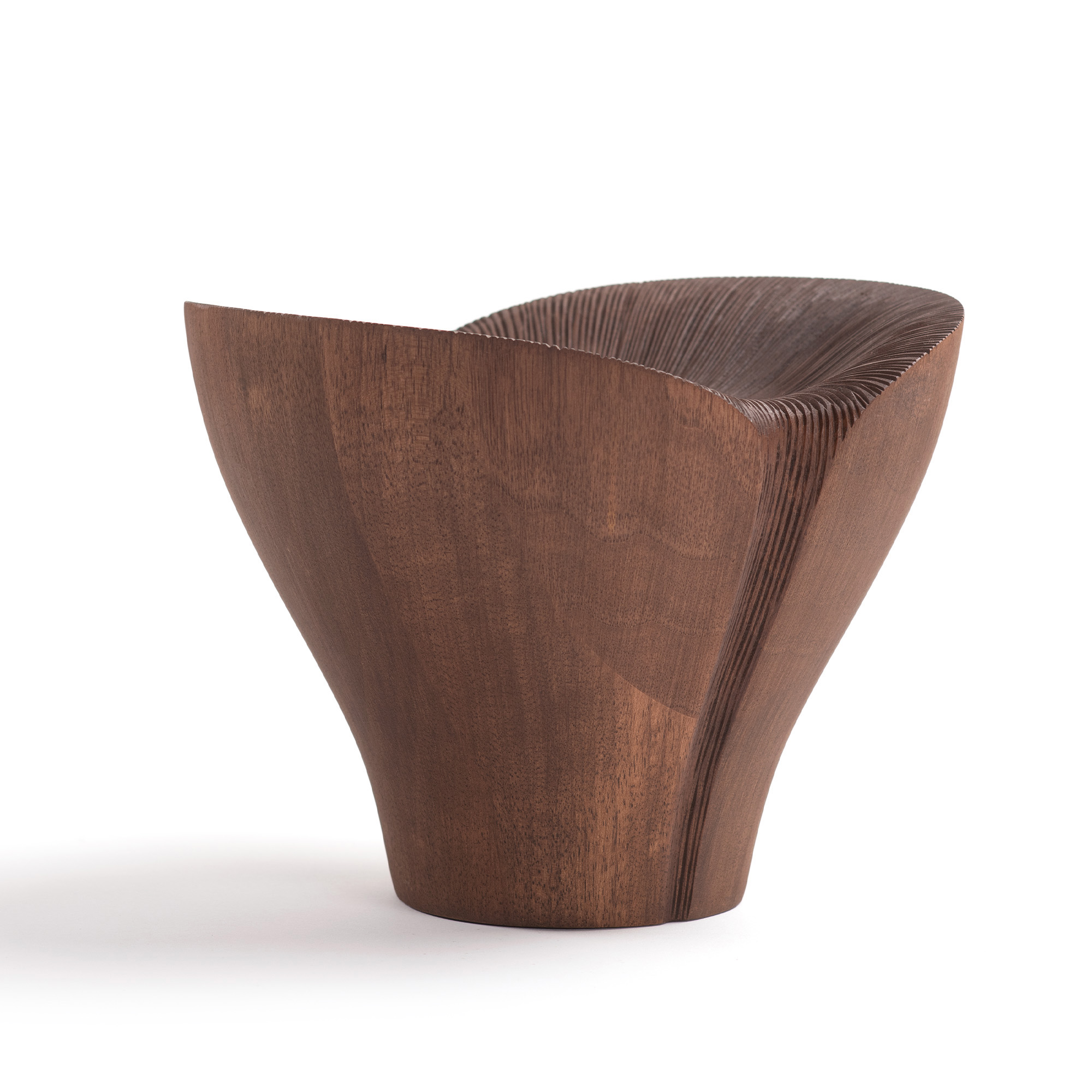 Zanat - Kala Bowl Medium Walnut Oil Carved In The Middle 24 x 22.5 x 19 cm - Prydnadsföremål - Monica Förster - Träfärgad | Inredning - Inredningsdetaljer - Prydnadsföremål | Möbelexperten