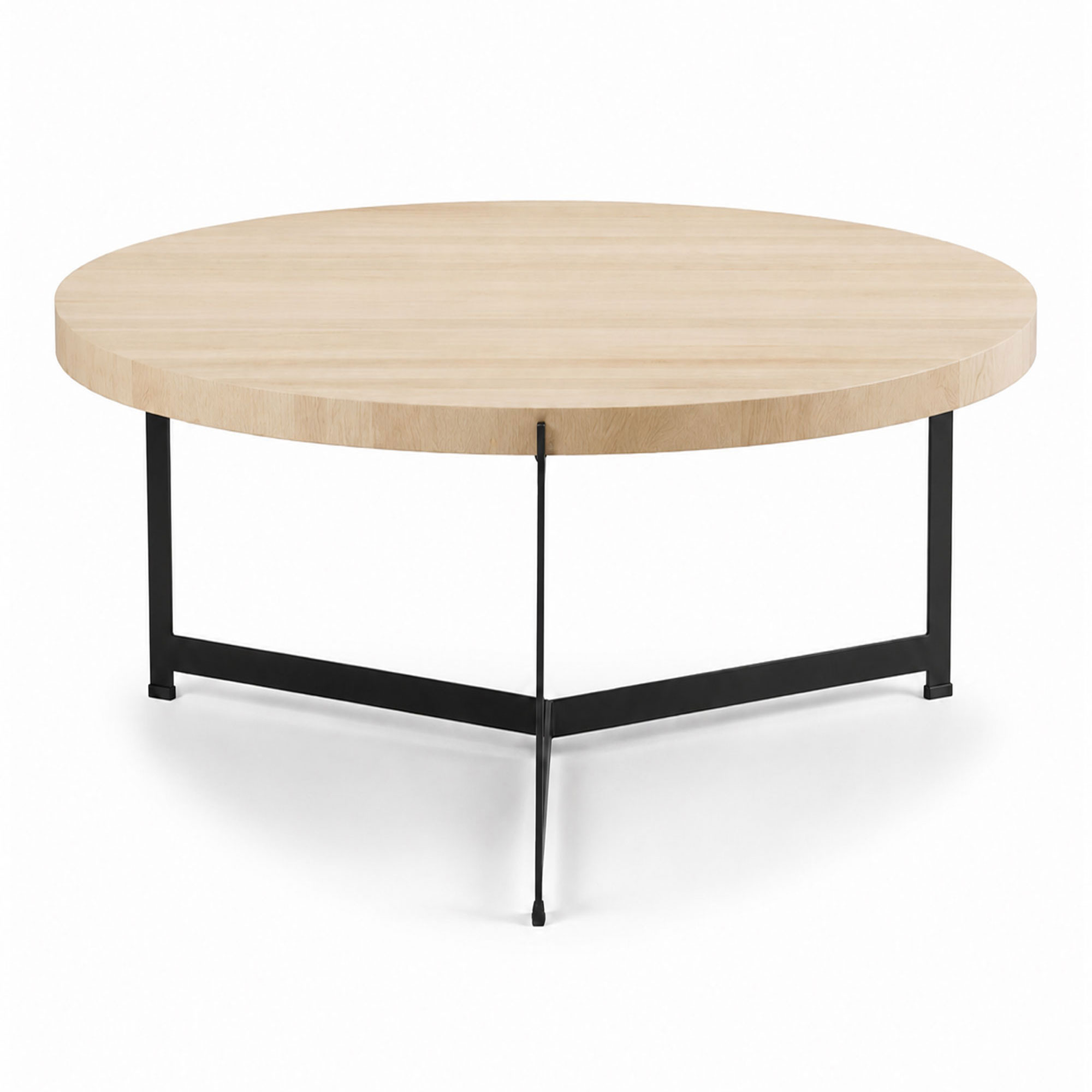 Dk3 - Plateau Coffee Table - Ø 60 cm - Höjd 45 cm, Skiva i Tvålad ek, Underrede i Svart pulverlackerat stål - Soffbord - Søren Rose Studio - Träfärgad - Metall/Trä | Möbler - Bord - Soffbord | Möbelexperten