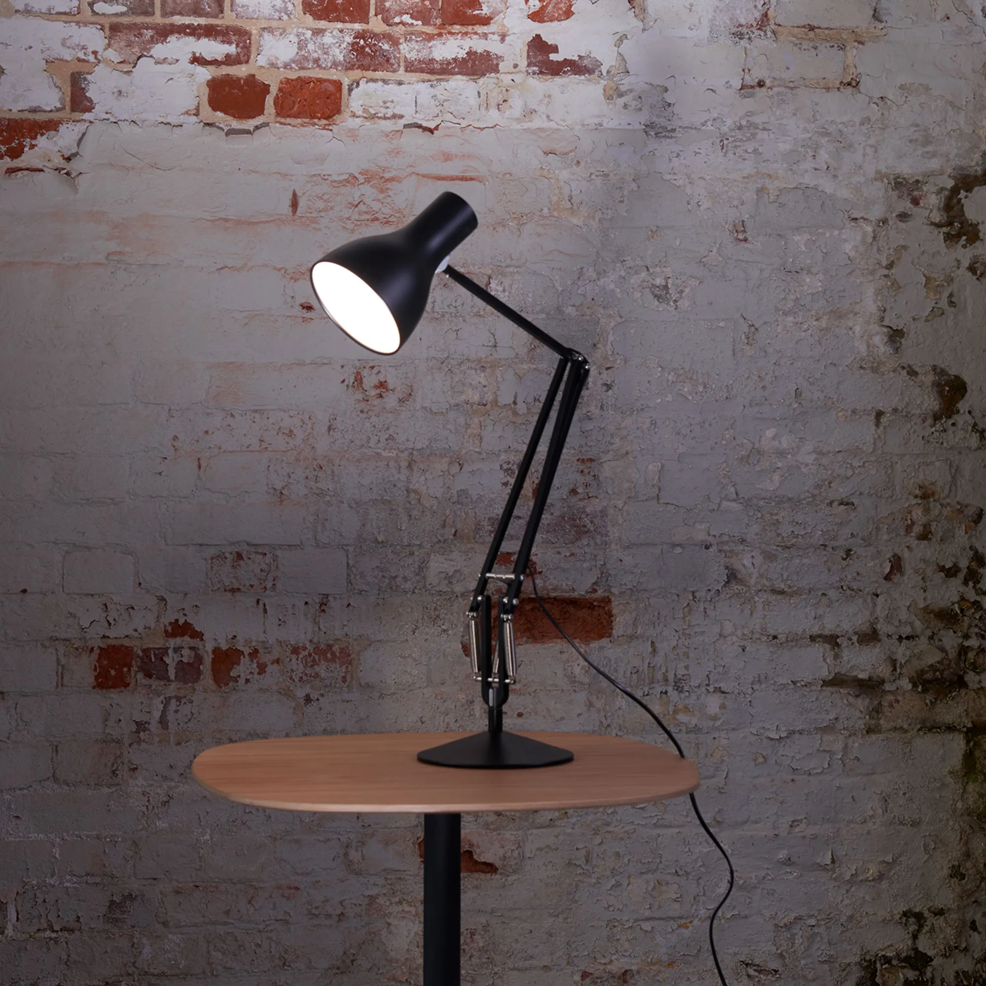 Type 75 Desk Lamp