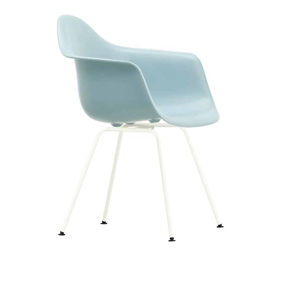 Eames RE Plastic Armchair DAX matstol White