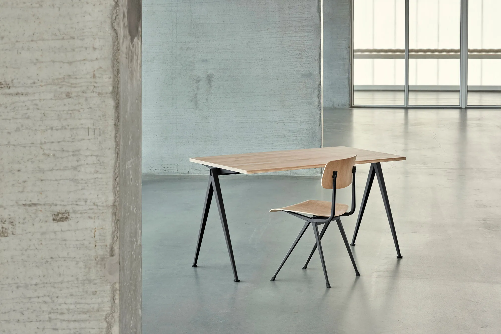 Pyramid bord 01 75 x 140 cm Black