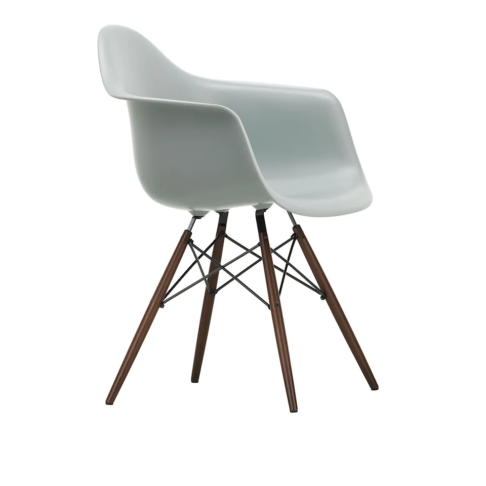 Eames RE Plastic Armchair DAW matstol Dark Maple