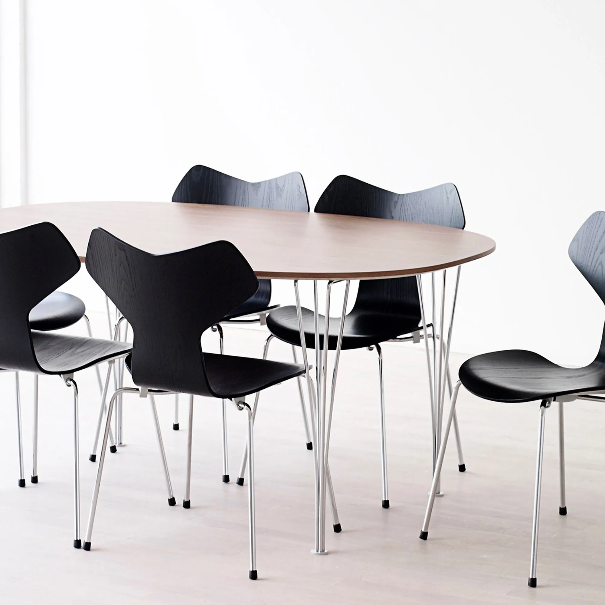 3130 Grand Prix stol Askfanér Chrome