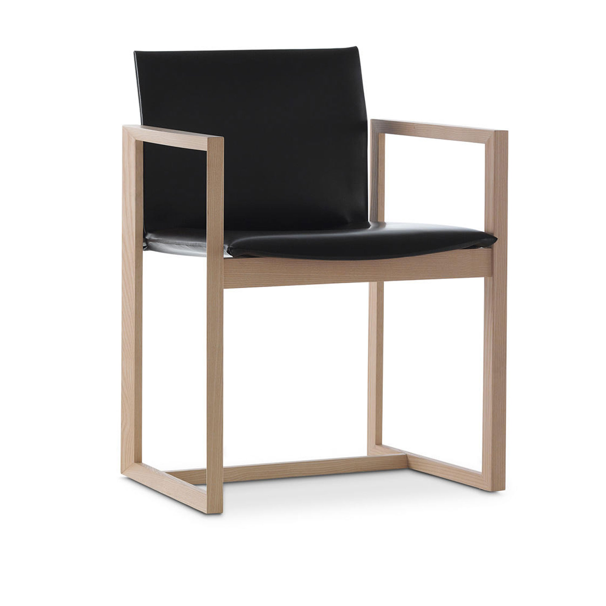 Cassina - 184 Eve Small Armchair, Natural Ashwood Frame, Saddle Leather Black - Matstolar - Piero Lissoni - Svart - Läder/Trä