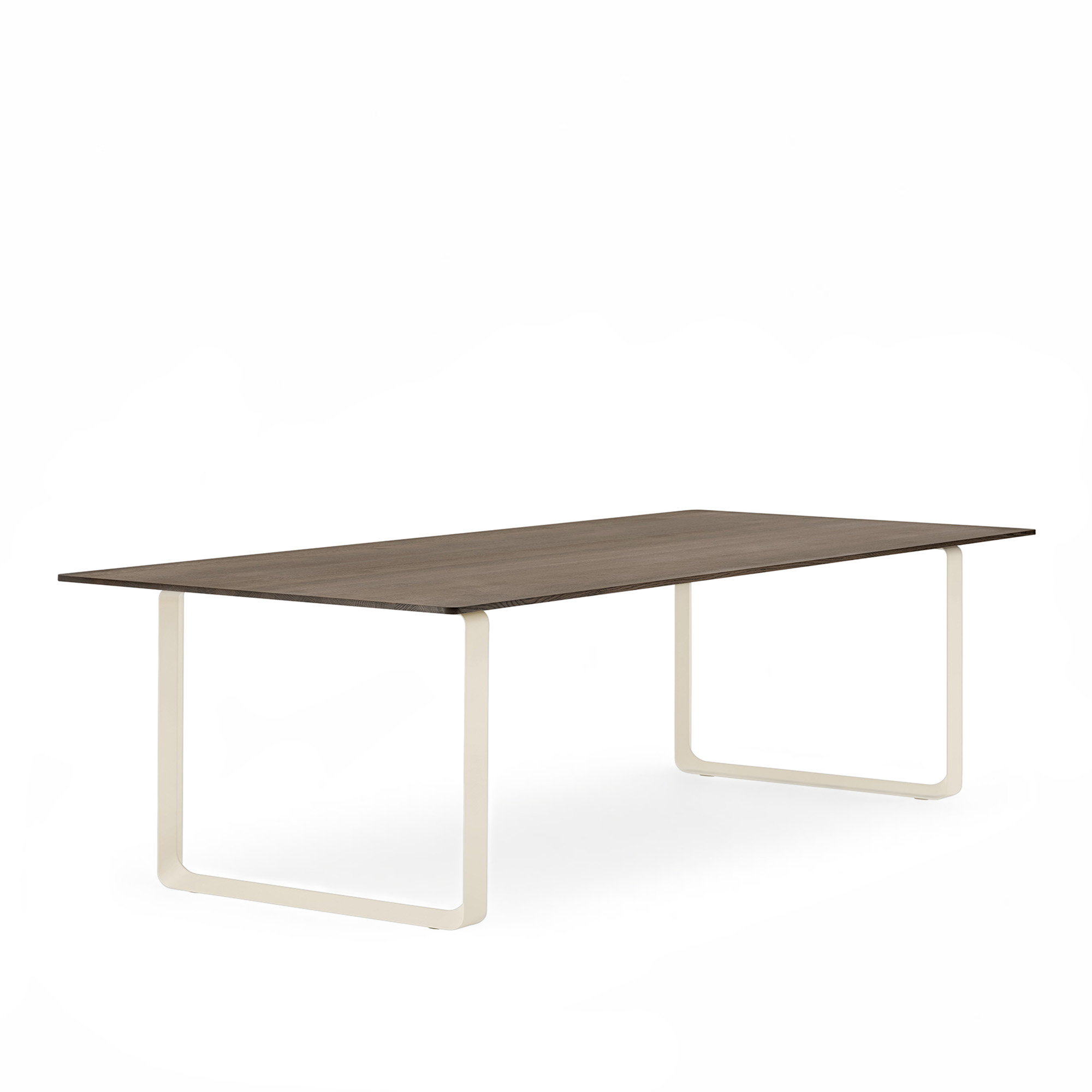 Muuto - 70/70 Table matbord 225x90 cm, Rökt massiv ek/Sand - Matbord - TAF Studio - Beige,Träfärgad - Metall/Trä