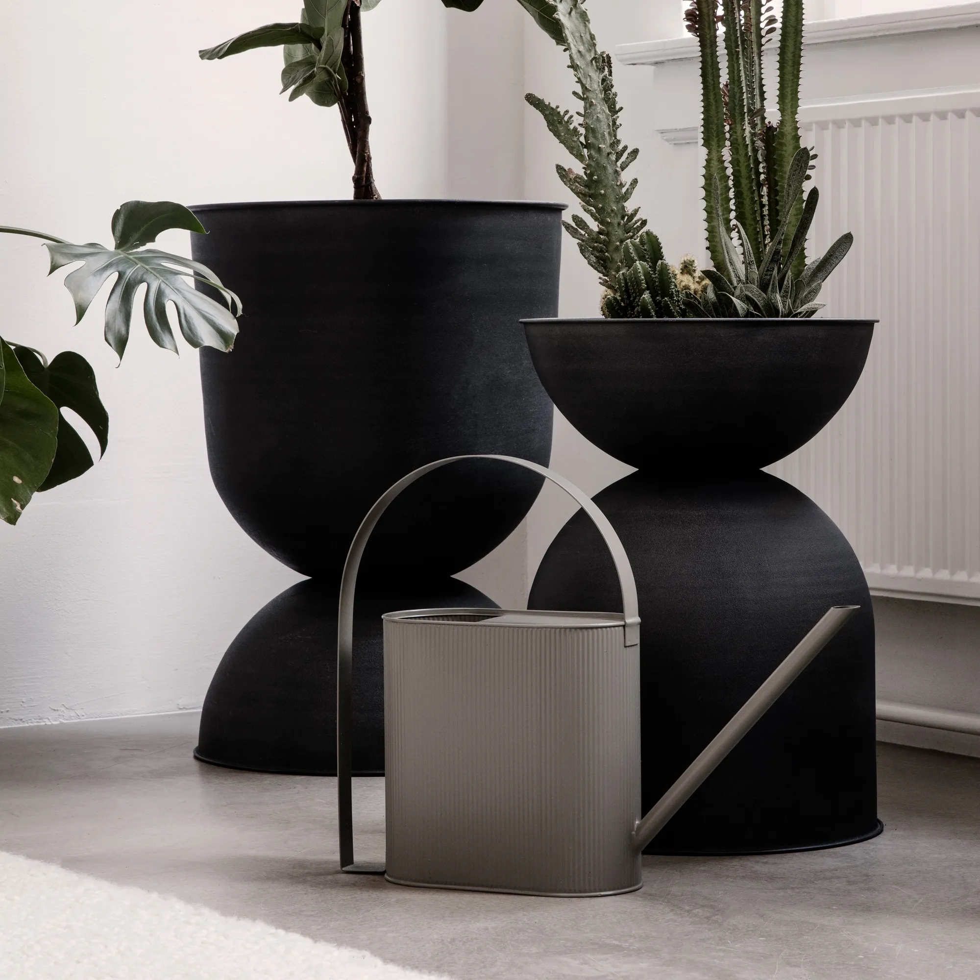 Hourglass Black blomkruka