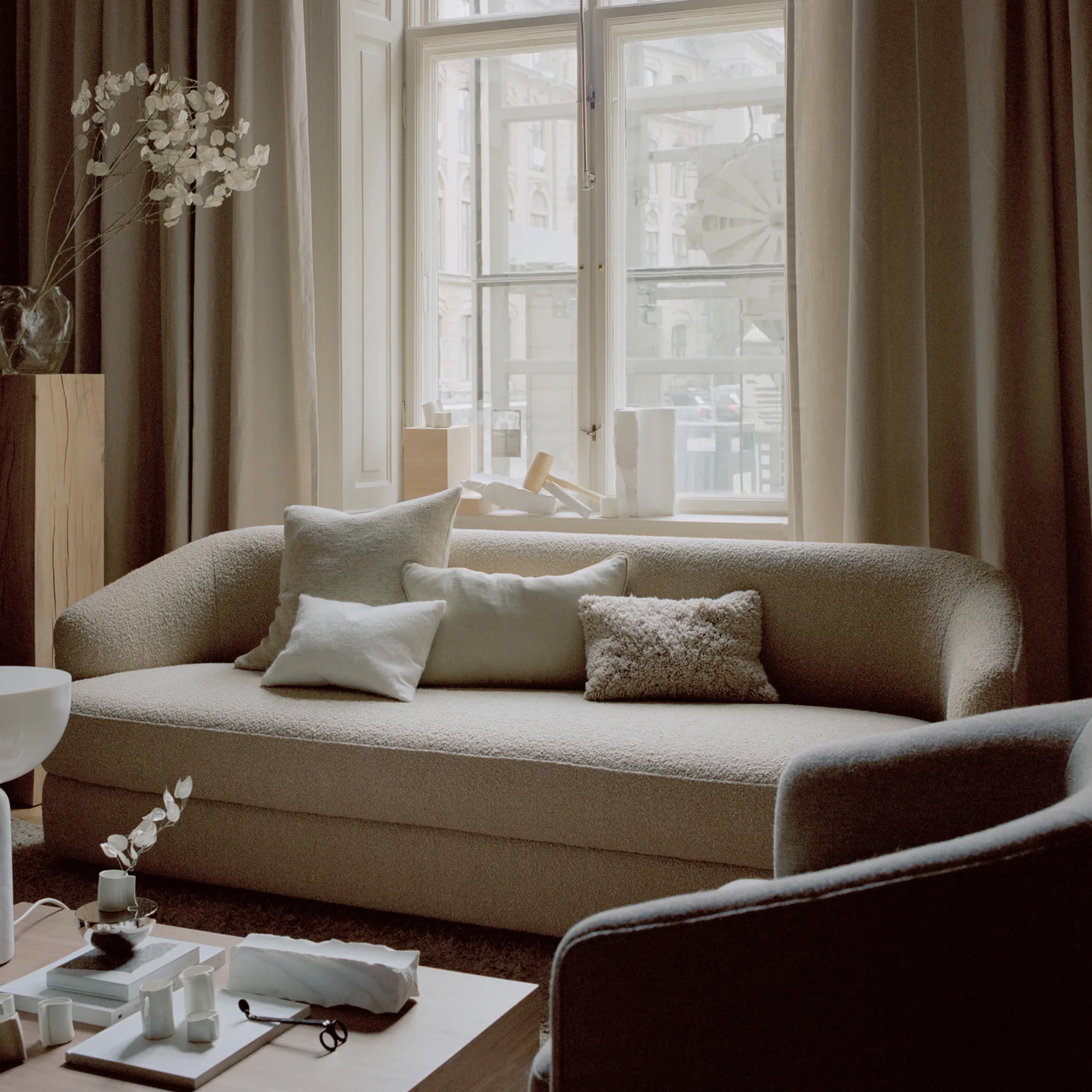 Covent Lounge Chair