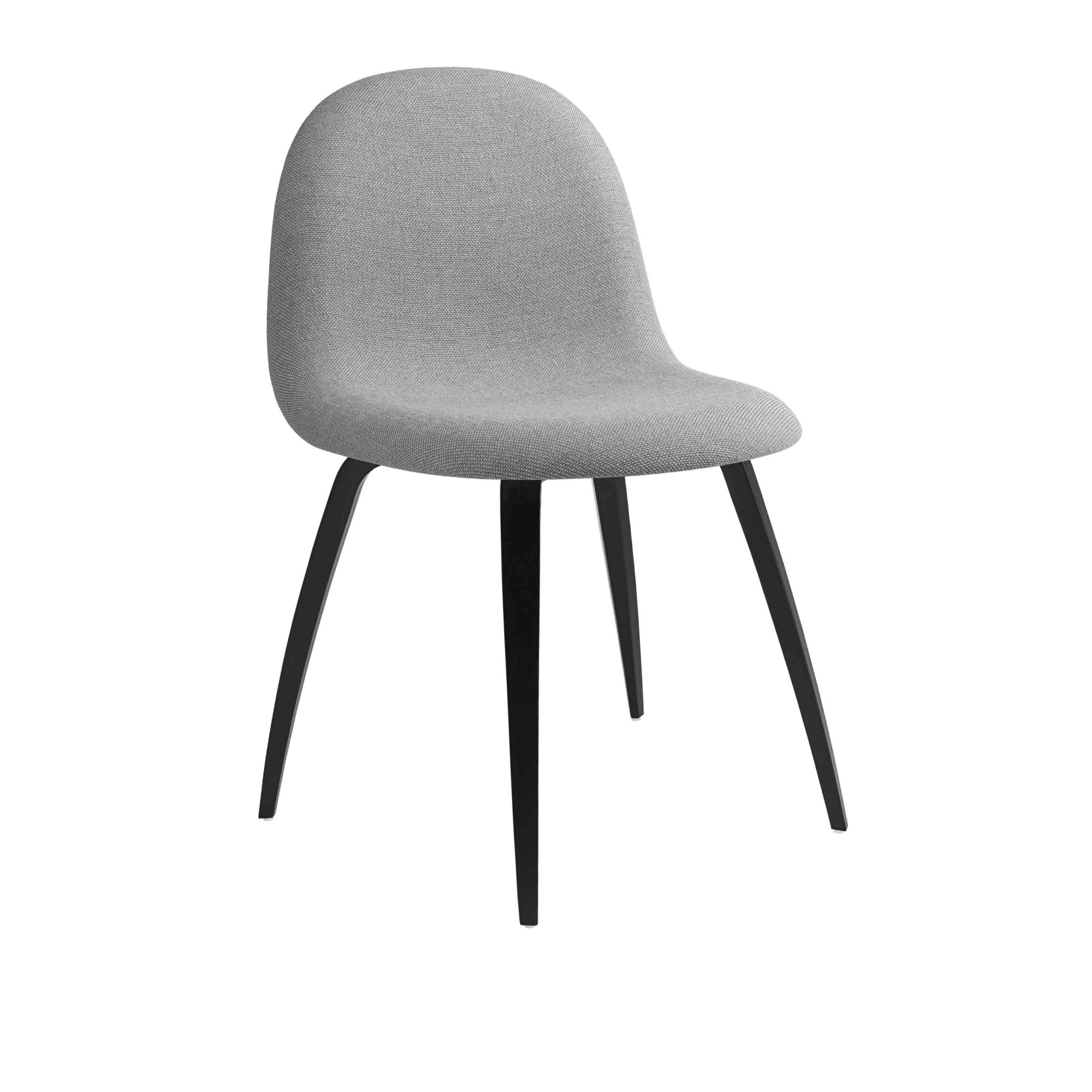 Gubi - 3D Dining Chair Fully Upholstered Wood Base, Tyg: Kat. 3 - Gubi Velvet (Velutto) - G075/128, Underrede: Ek - Matstolar - Beige - Trä/Textilmaterial