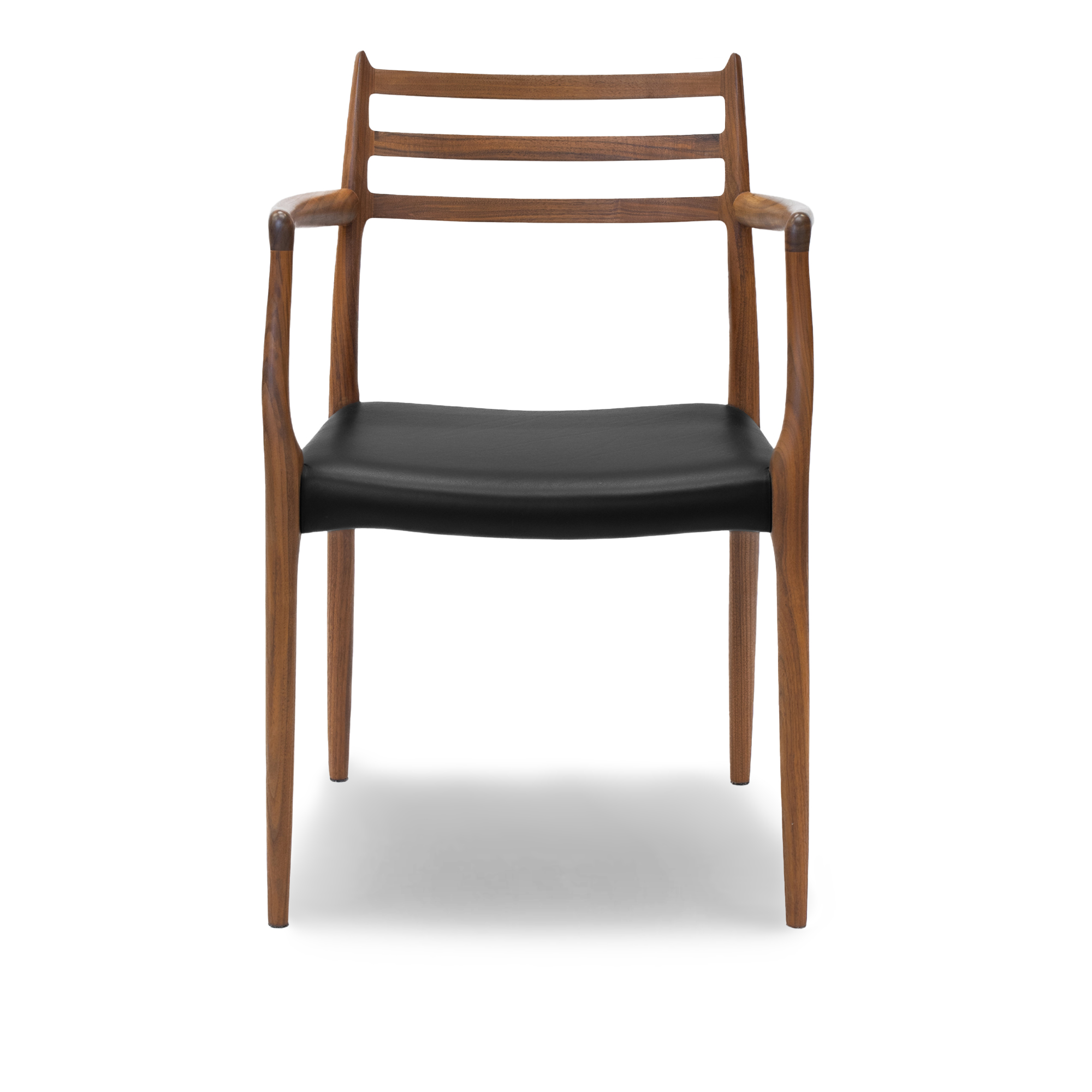 J.L. M&oslash;ller - Model 62 Walnut, Oil, Leather  &ndash;&nbsp;Roma 907 - Matstolar - Niels Otto M&oslash;ller - Svart - L&auml;der/Tr&auml;