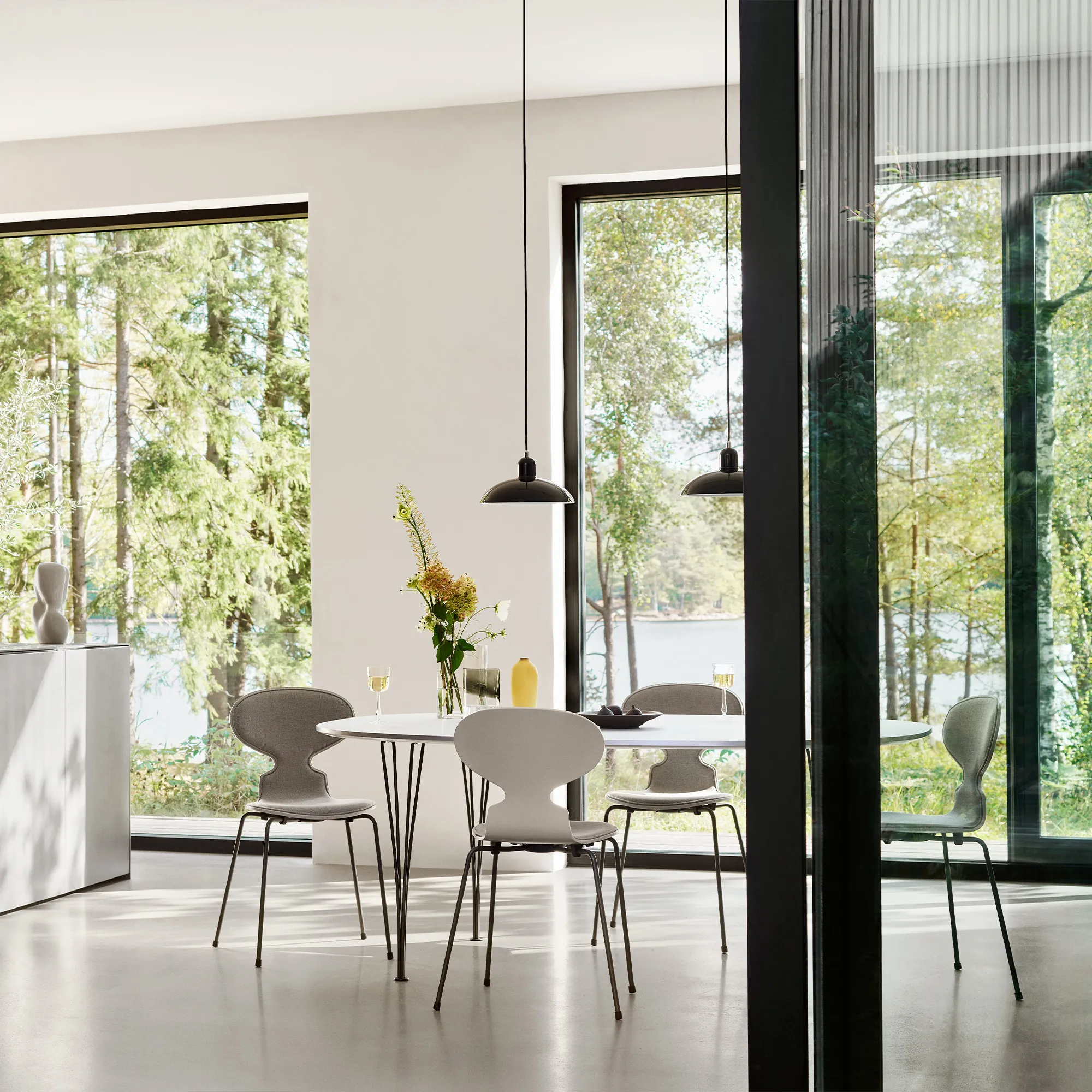 B620 Superellips utdragbart matbord 170–270 x 100 cm Chrome