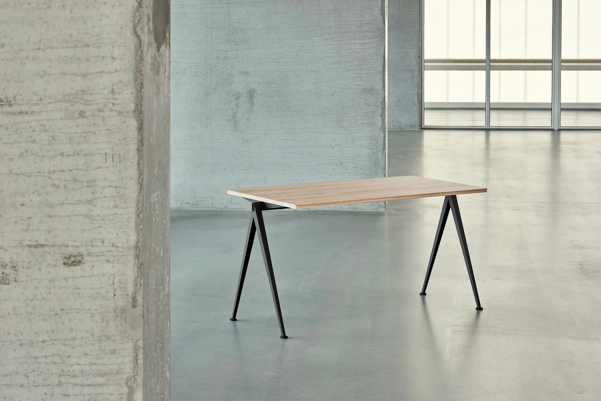 Pyramid bord 01 75 x 140 cm Black