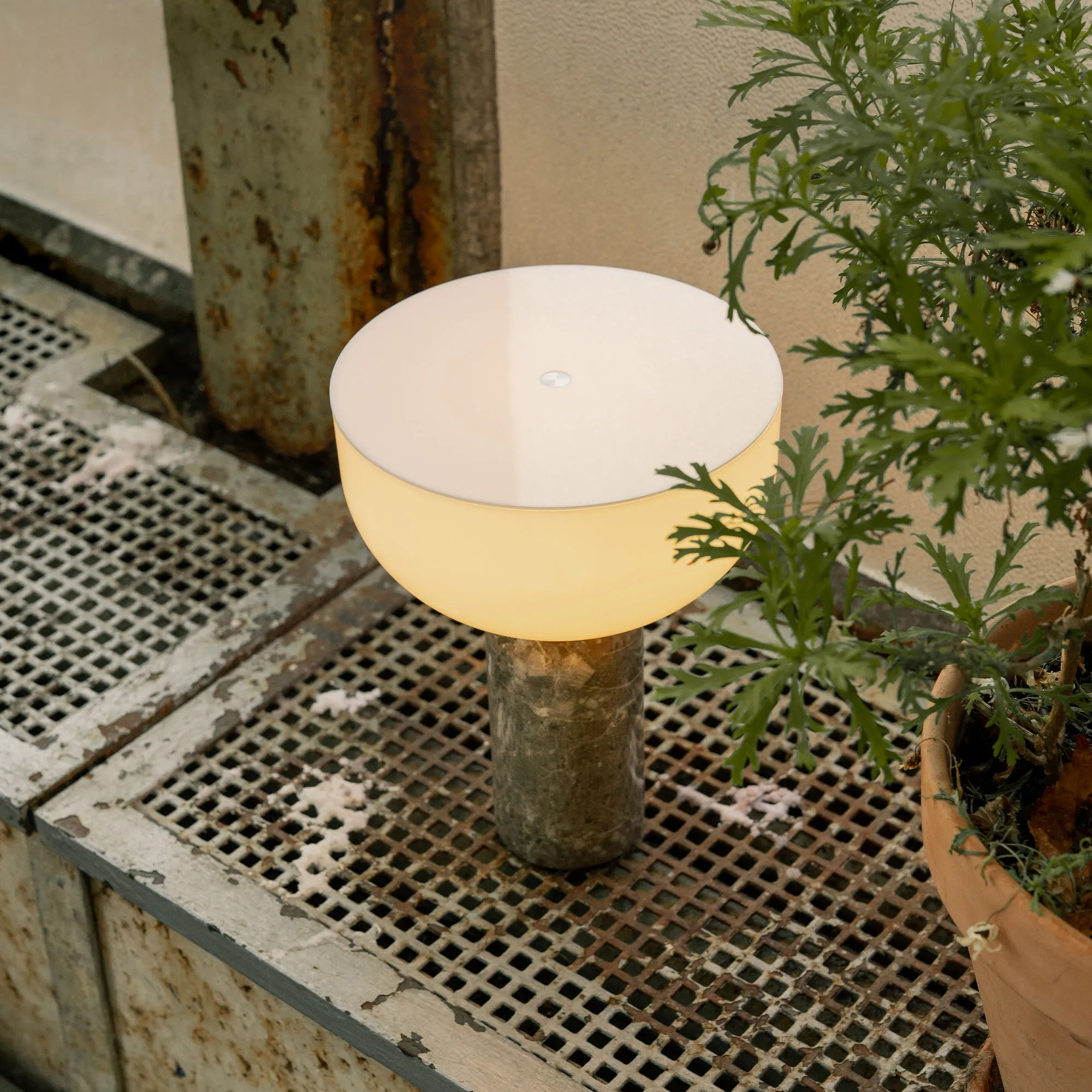Kizu Table Lamp Portable