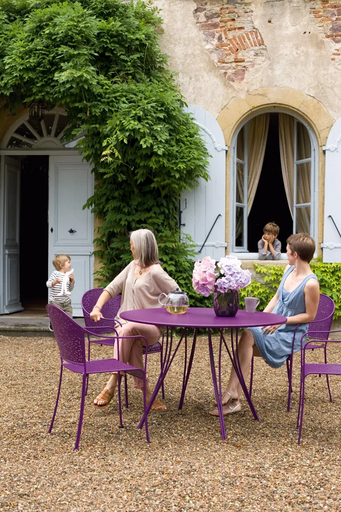Romane Table - Runt
