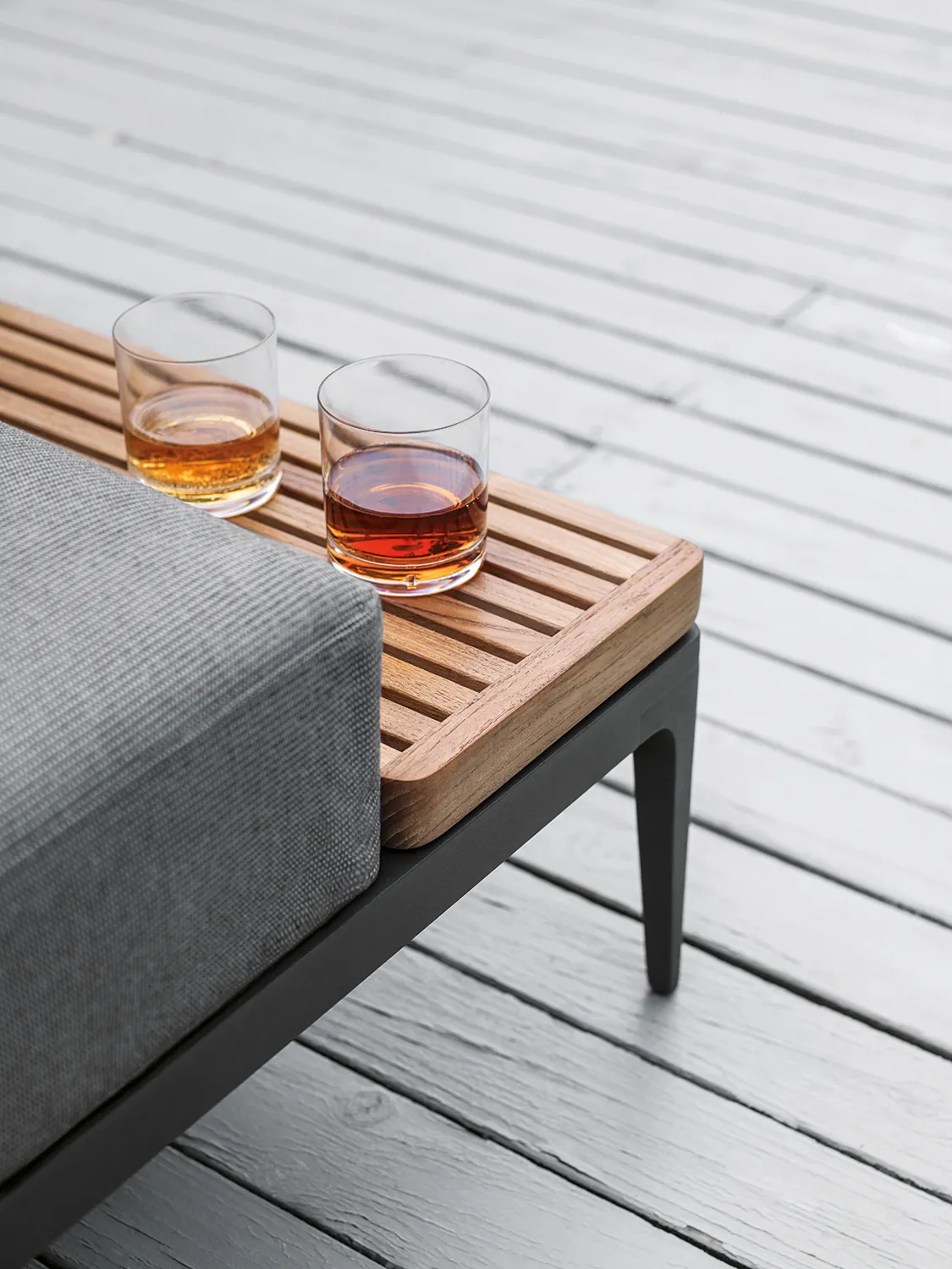 Grid Lounge End Table Unit