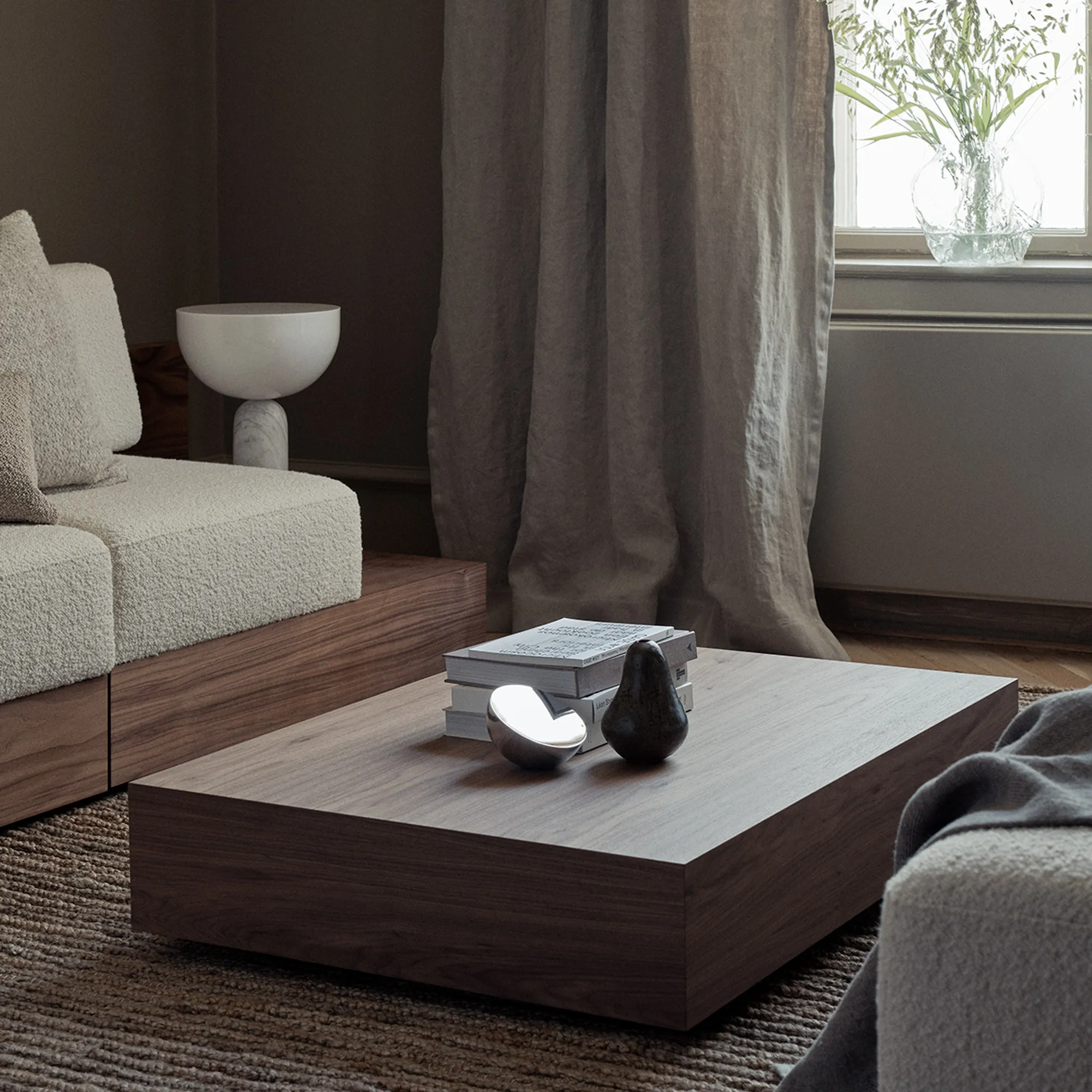 Aura Table Mirror