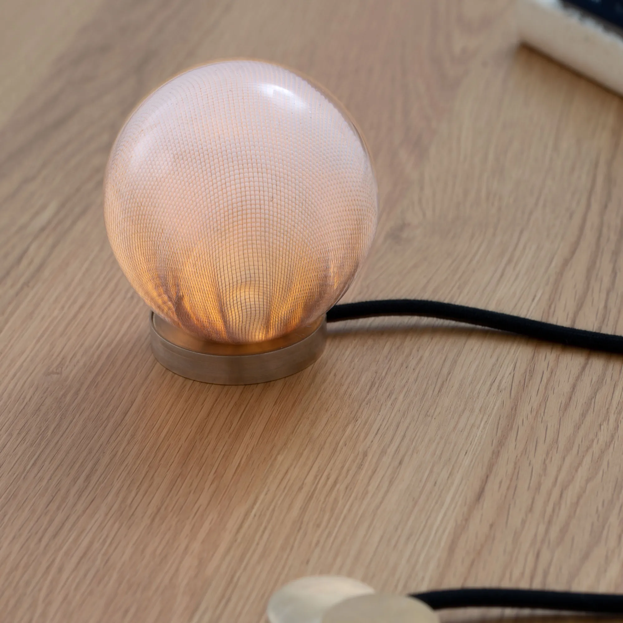 84t table lamp