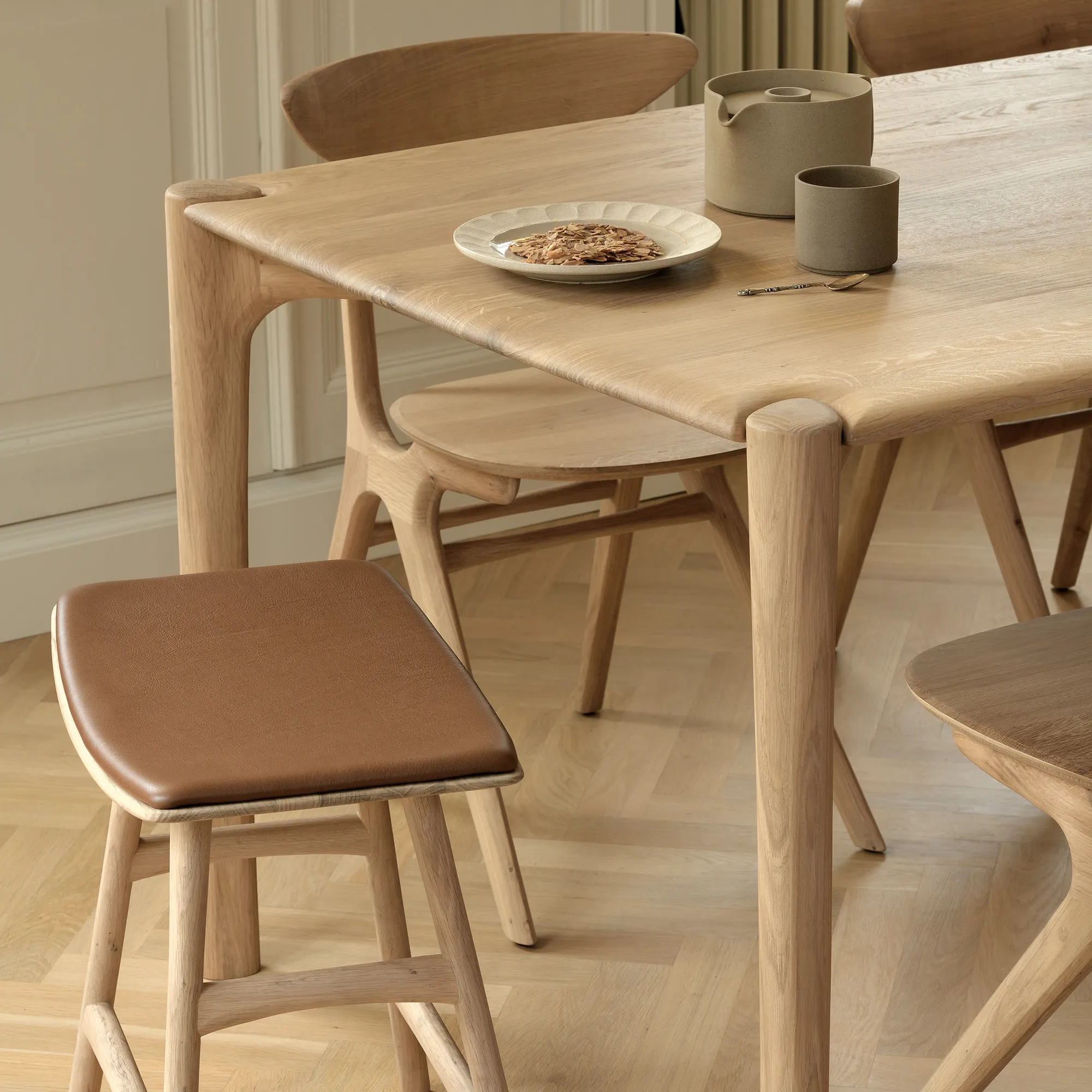PI Dining Table