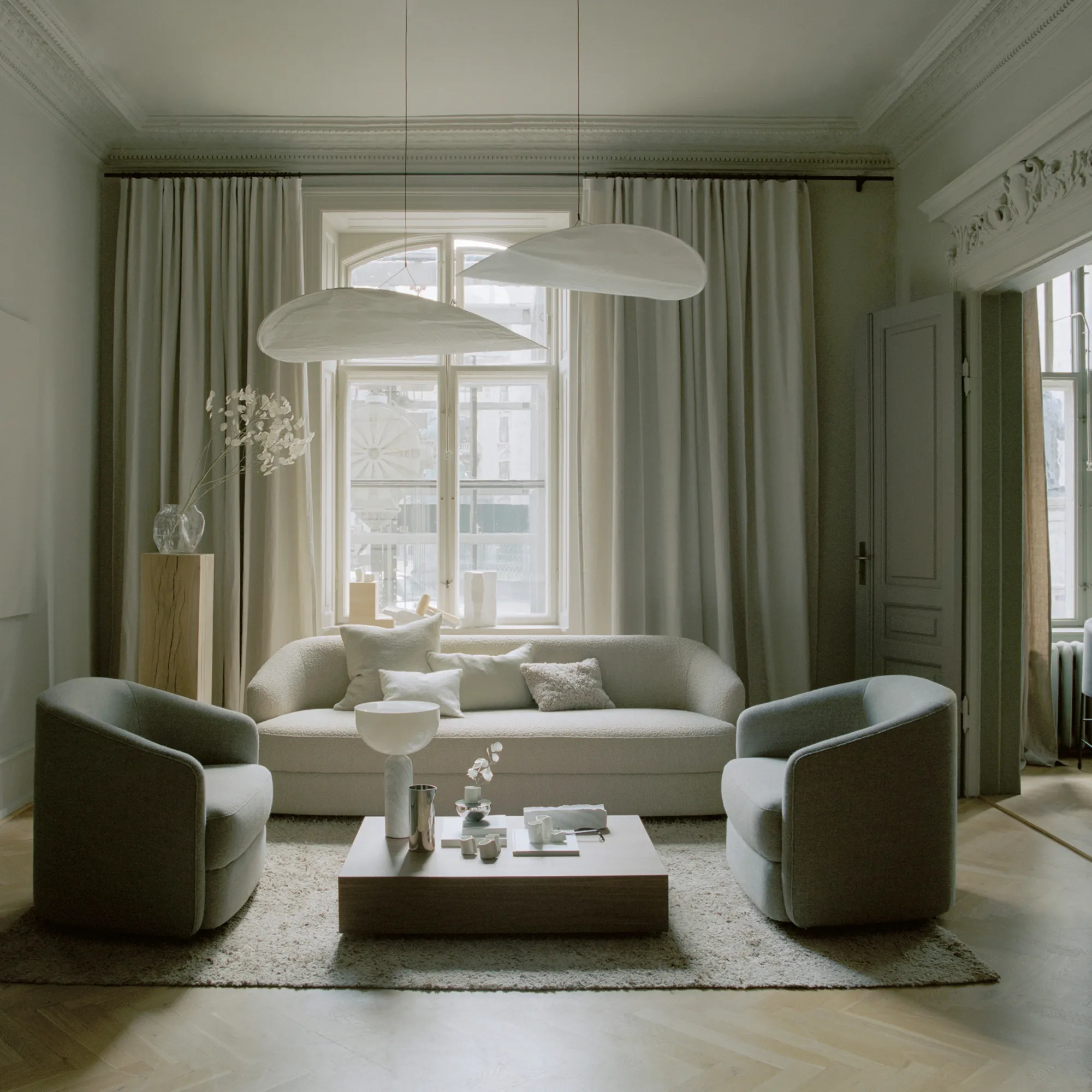 Covent Lounge Chair