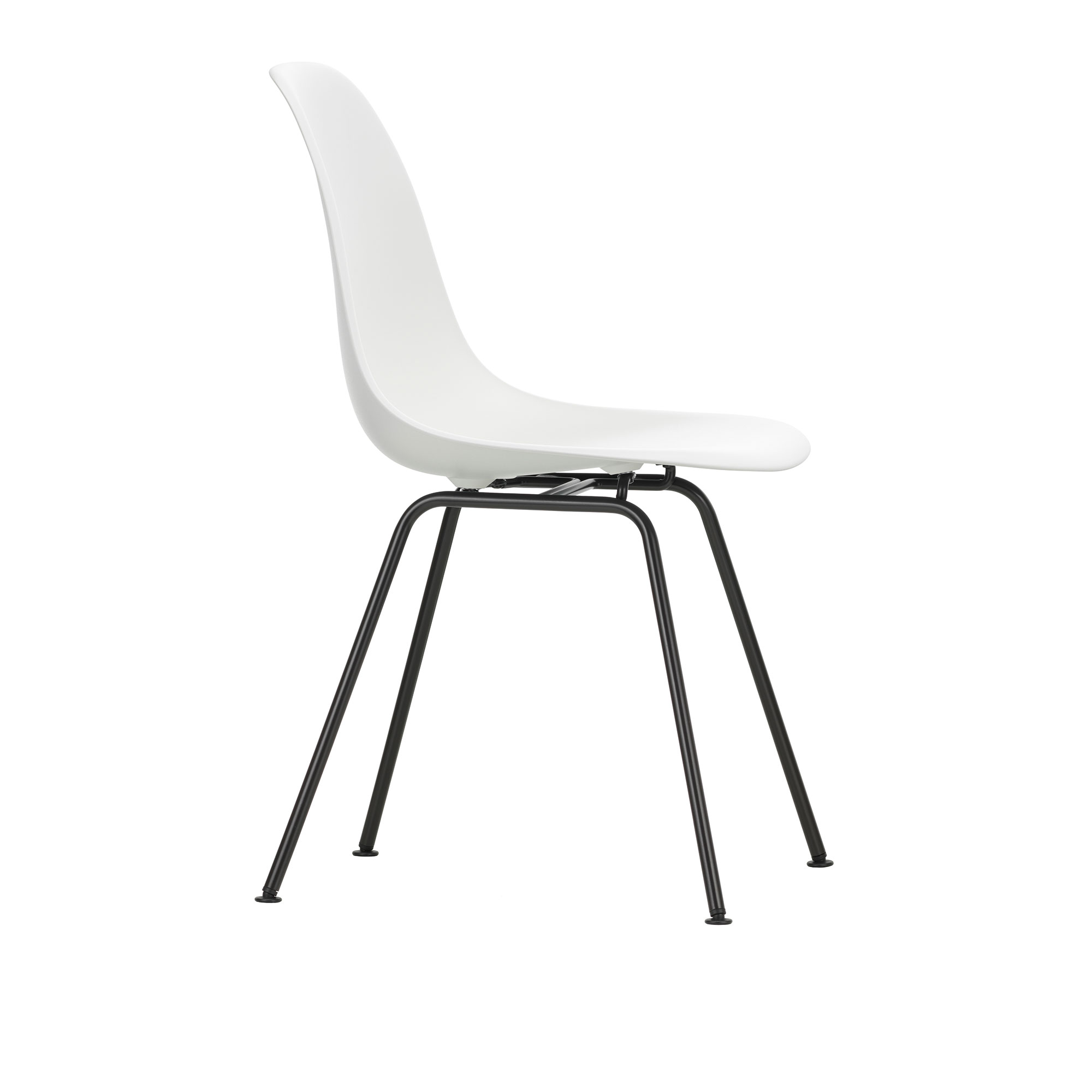 Vitra - Eames Plastic Chair DSX 04 White - Basic Dark Base - Matstolar - Charles & Ray Eames - Vit - Metall/Plast