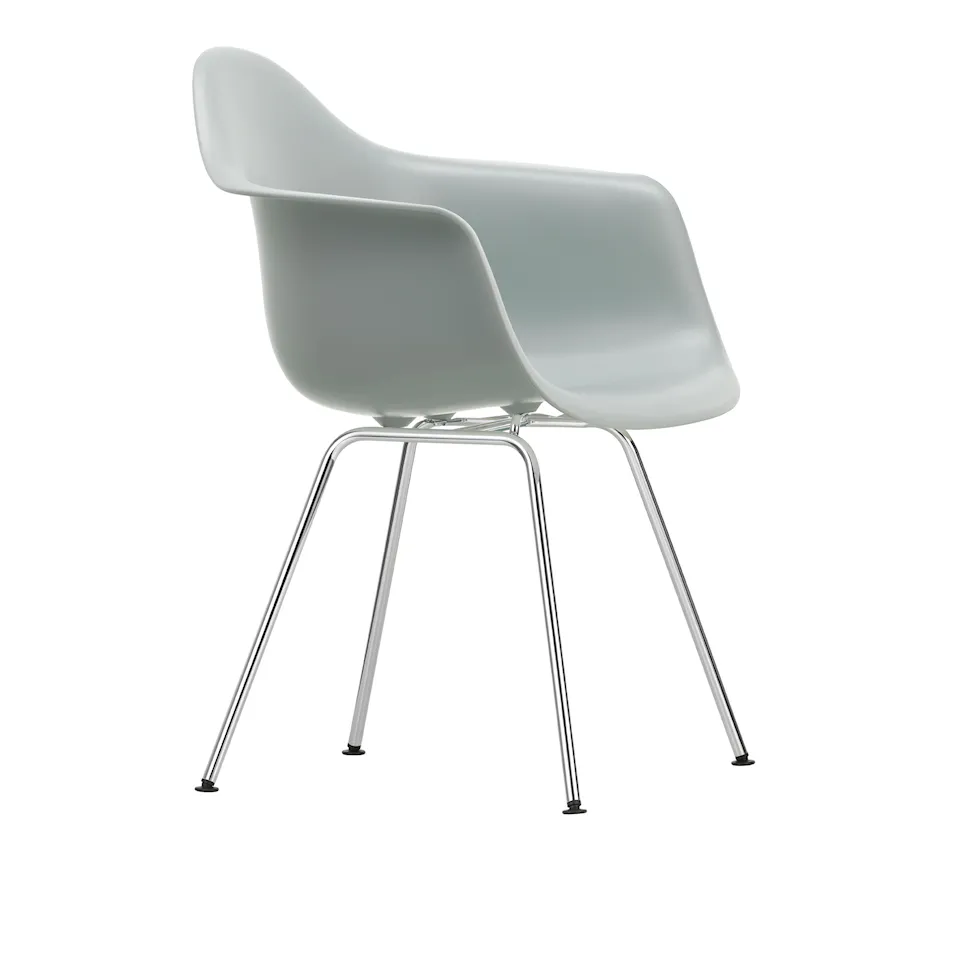 Eames RE Plastic Armchair DAX matstol Chrome