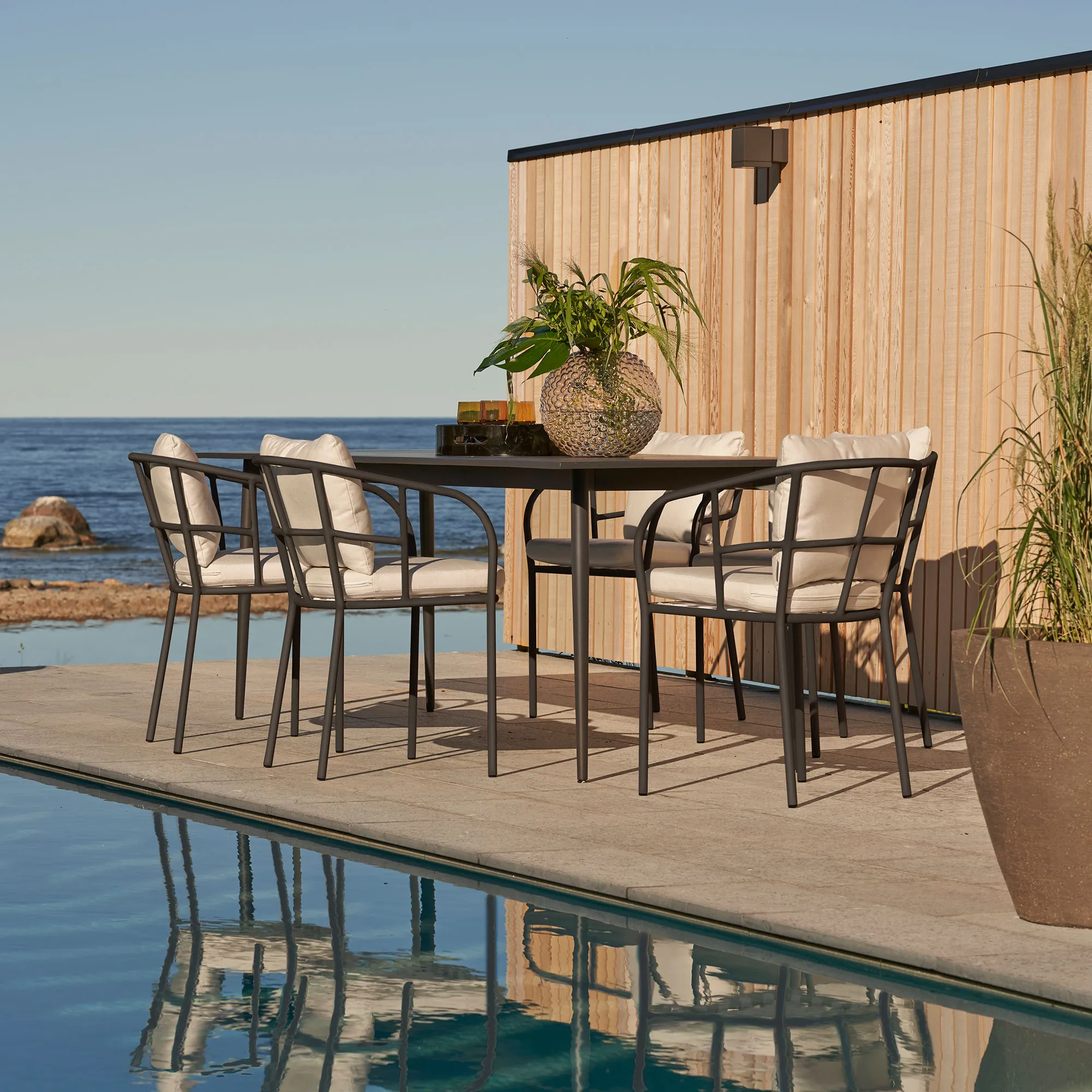 Saltö Dining Table