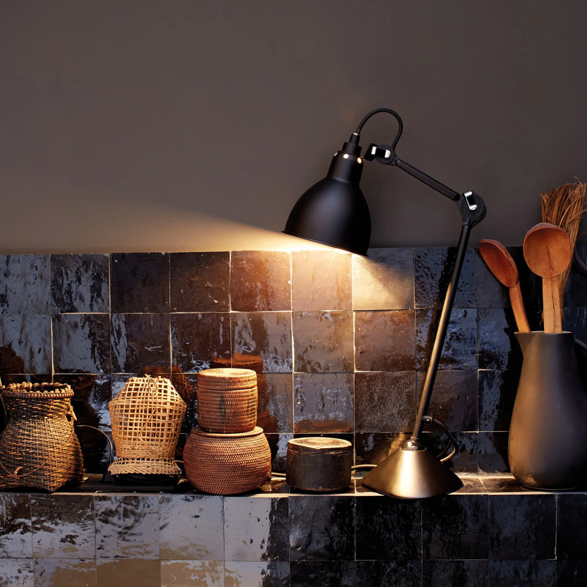 Lampe Gras No205 - Round - Svart bas, Svart