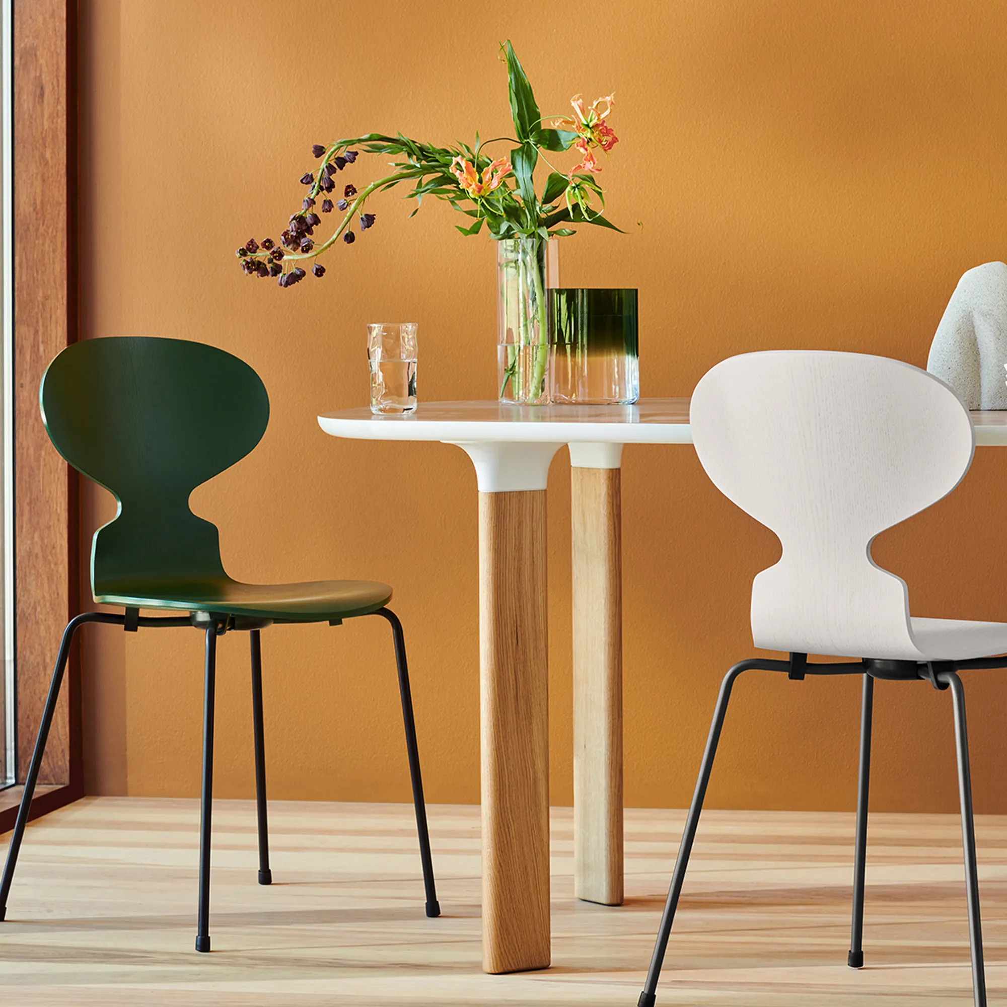 3101 Myran stol Coloured Ash Veneer Brown Bronze