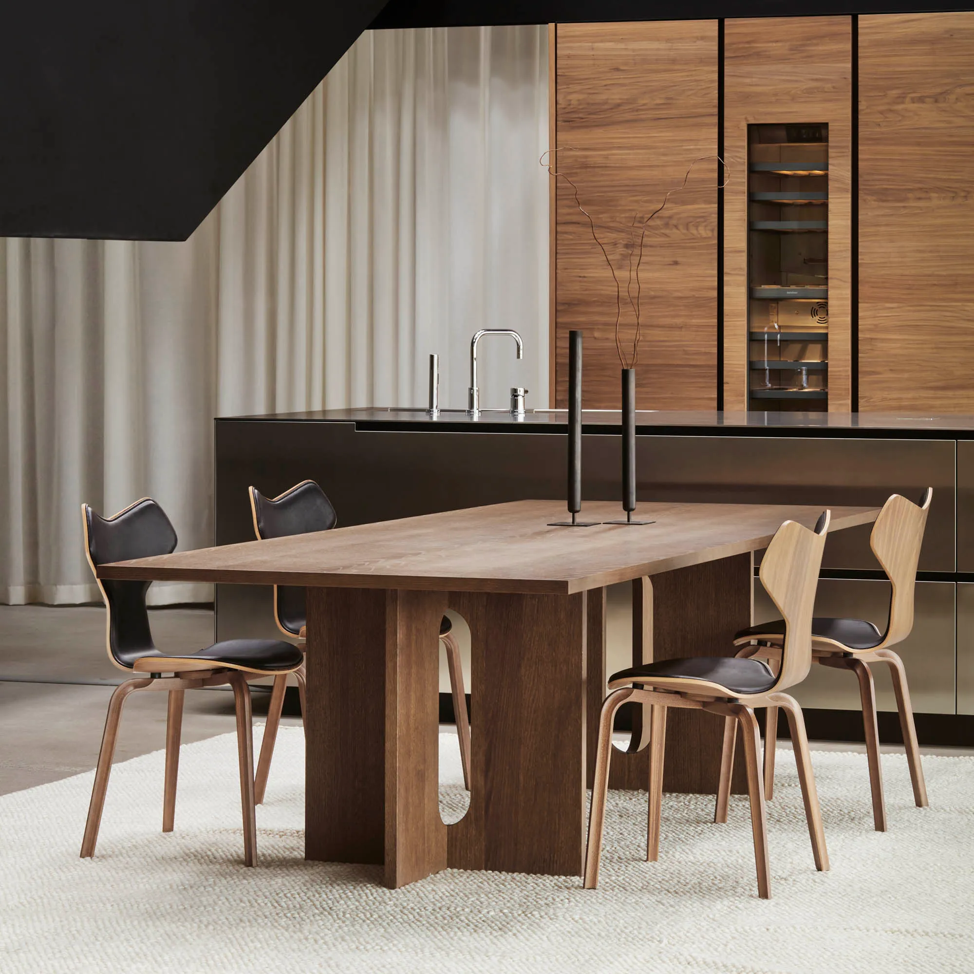 Grand Prix Exclusive Edition Walnut/Dark Brown