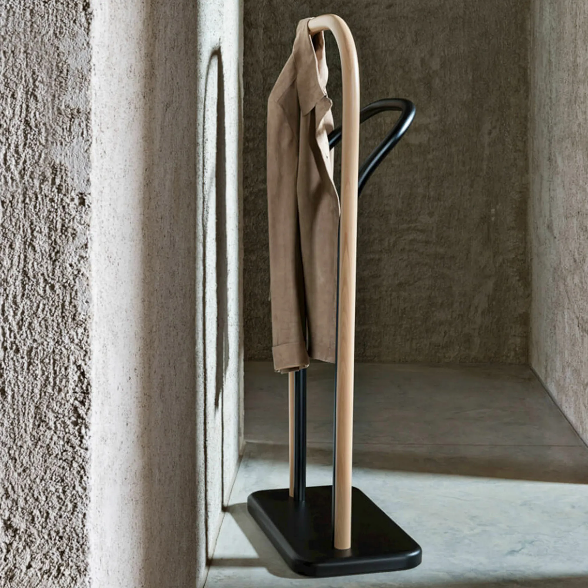Arch Clothes Valet