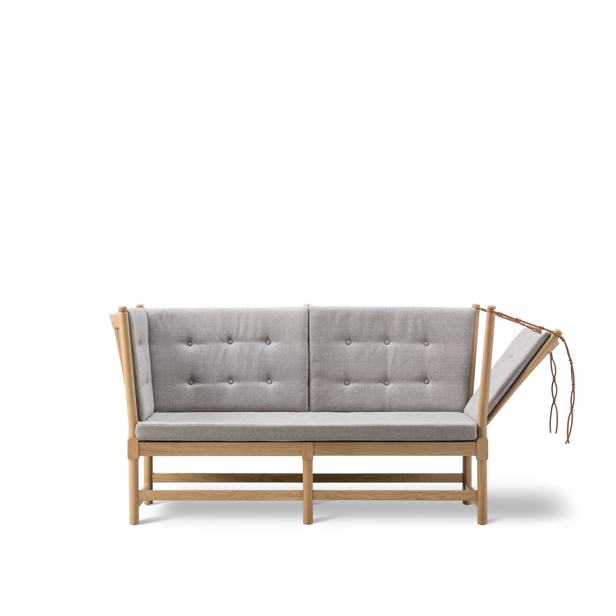 Fredericia Furniture - The Spoke-Back Sofa 2 Seater, Såpad ek, Tyg 1, 4101 Capture - Soffor - Børge Mogensen - Beige | Möbler - Soffor Och Dagbäddar - Soffor | Möbelexperten