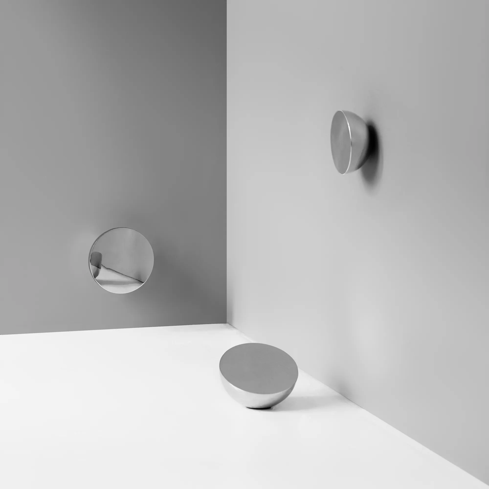 Aura Table Mirror