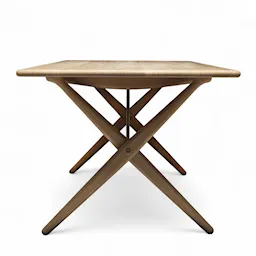 PP85 Cross Legged Table matbord